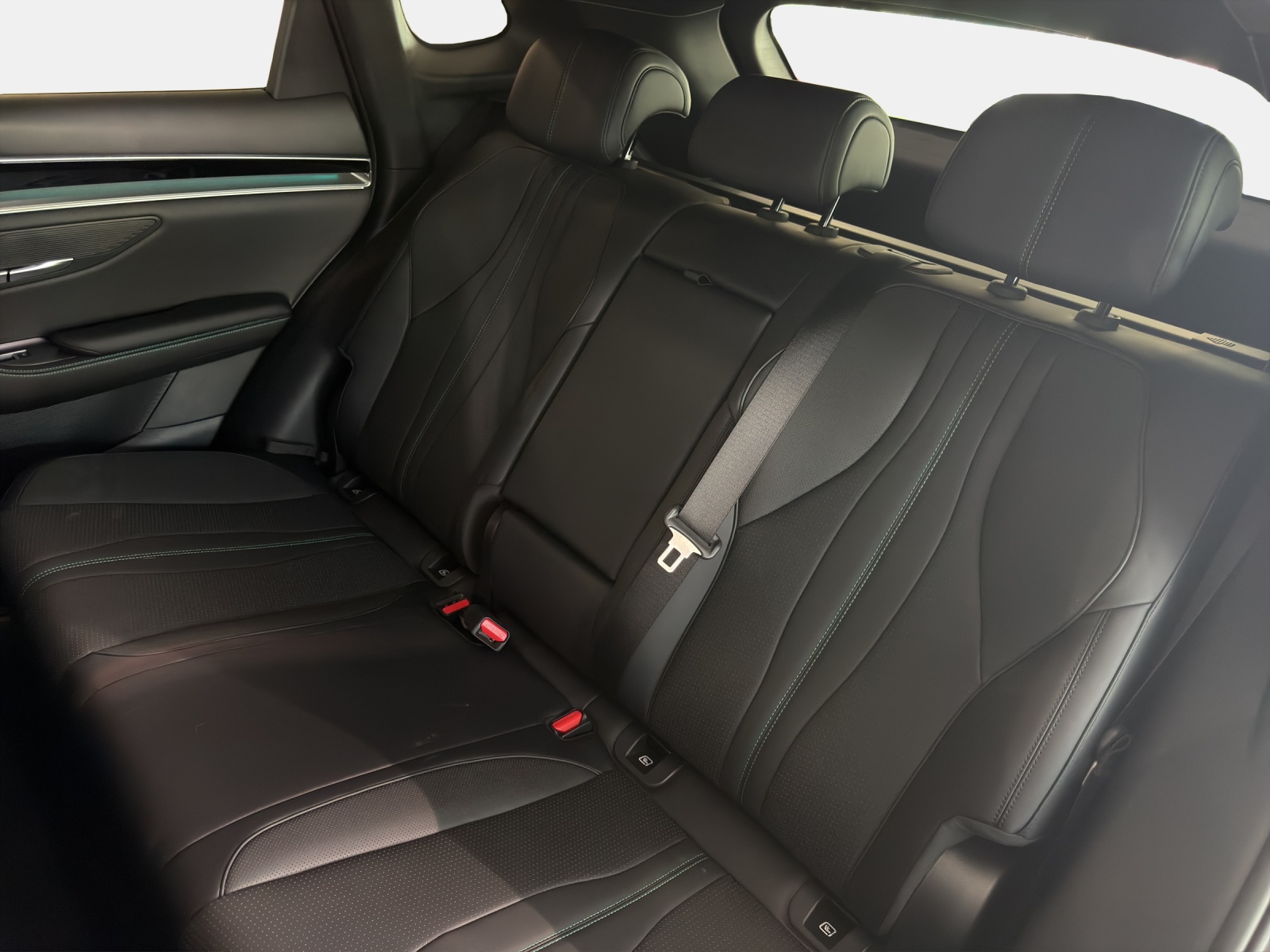 BYD Seal U DM-i Design AWD-image-10