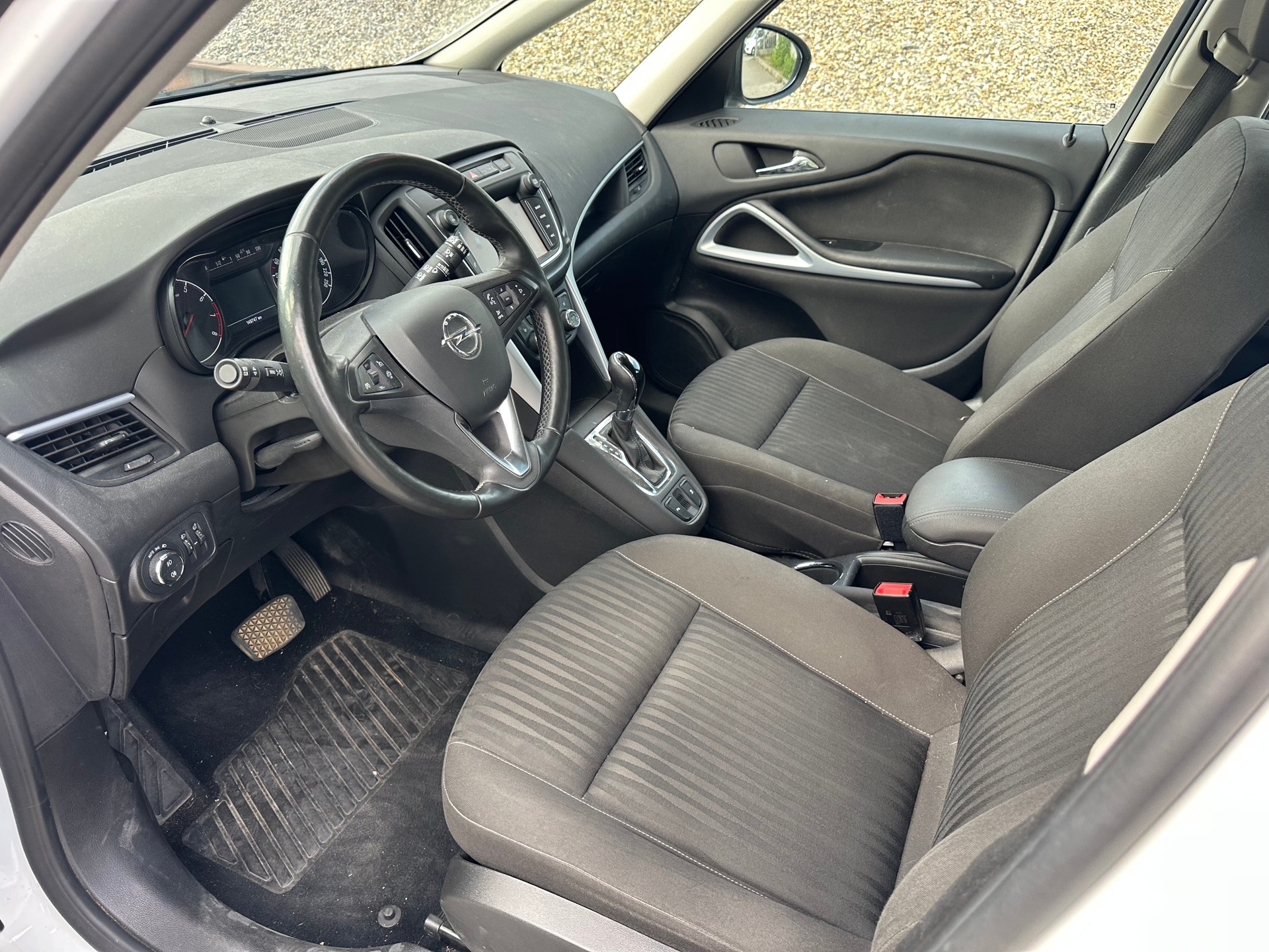 OPEL Zafira 1.4i 16V Turbo Enjoy Automatic-image-8