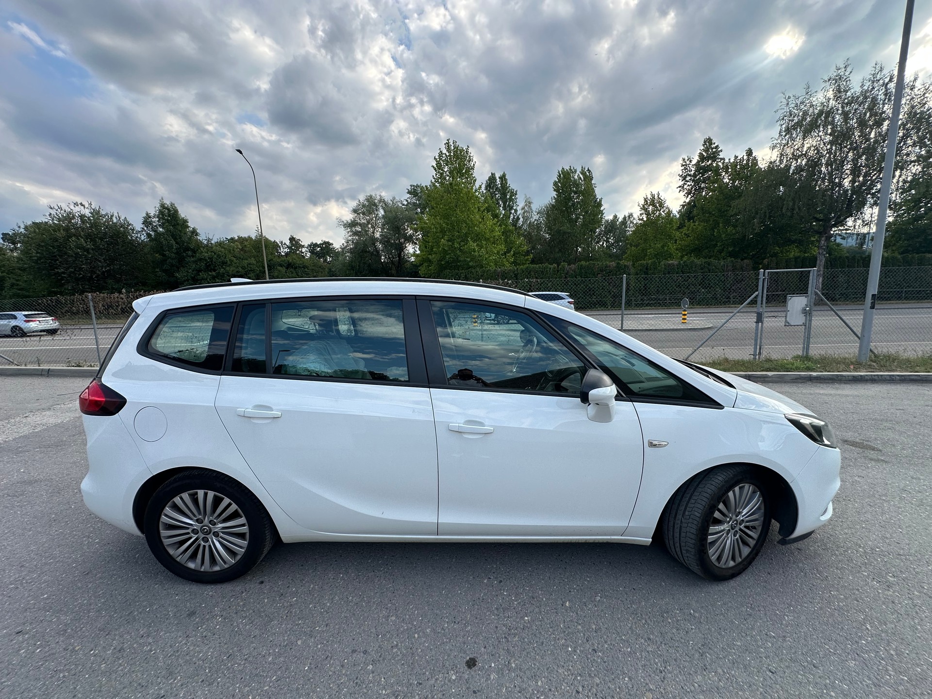 OPEL Zafira 1.4i 16V Turbo Enjoy Automatic-image-5