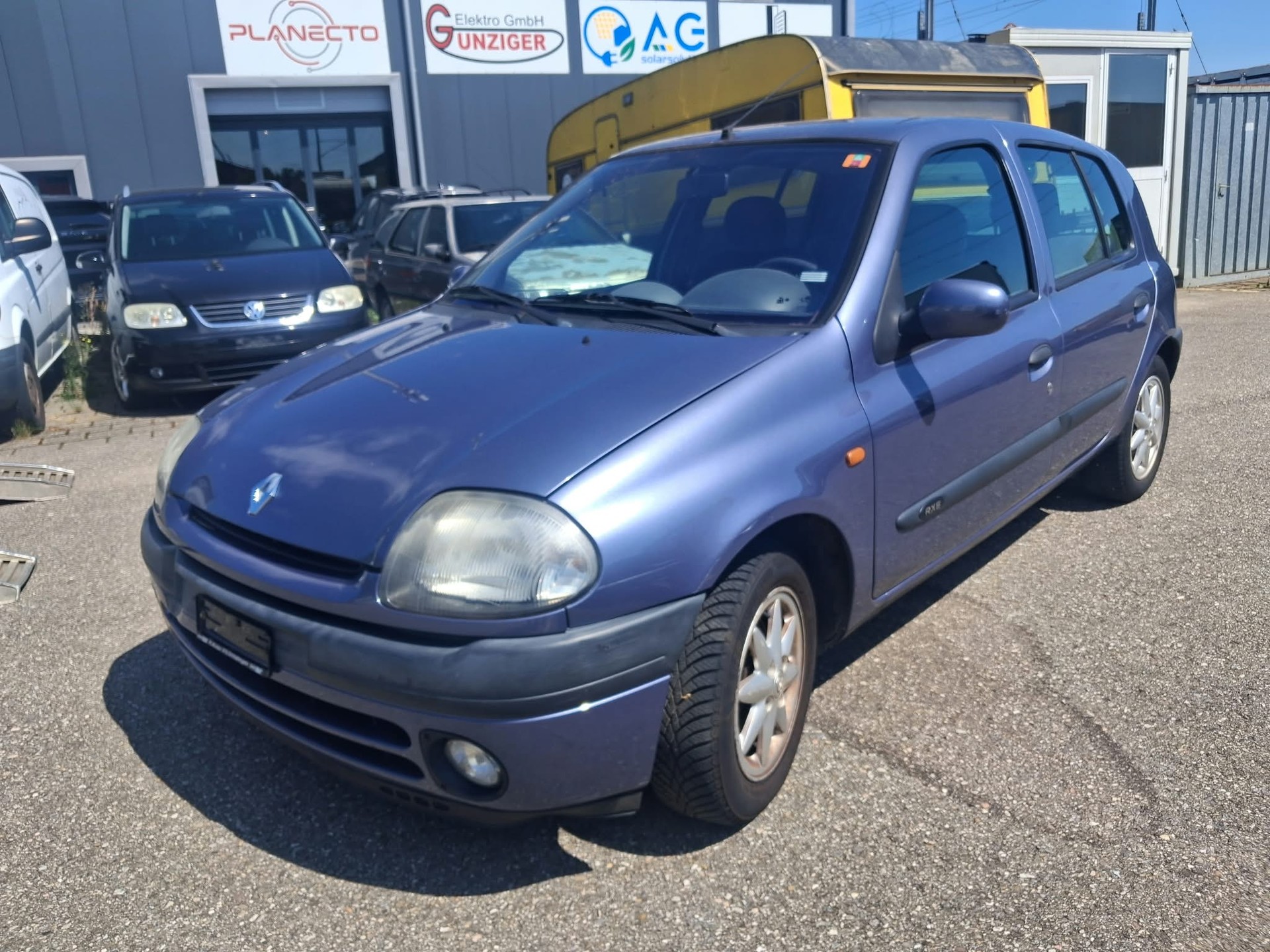 RENAULT Clio 1.6 RT Advantage-image-0