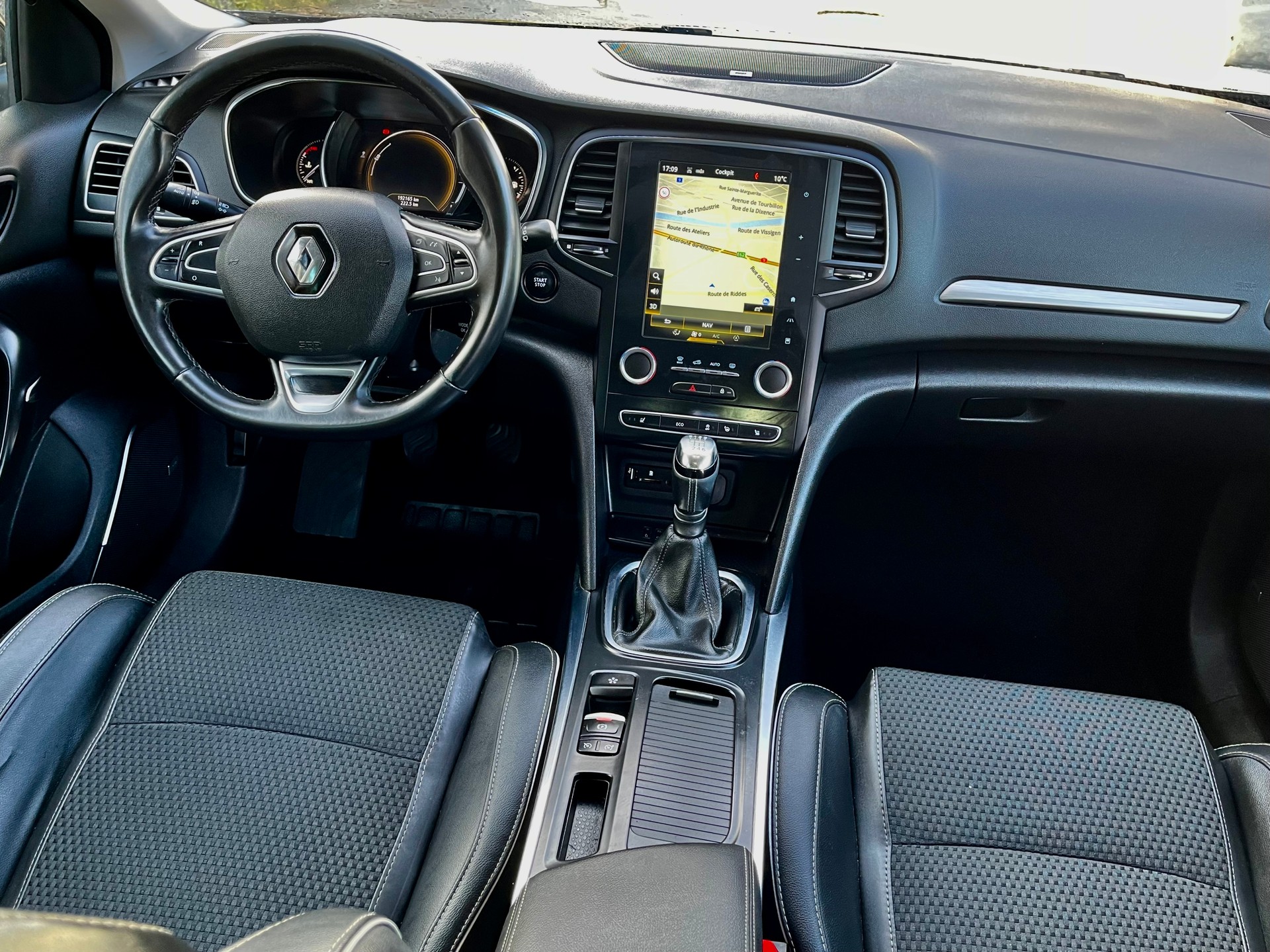 RENAULT Mégane 1.2 16V Turbo Bose-image-1