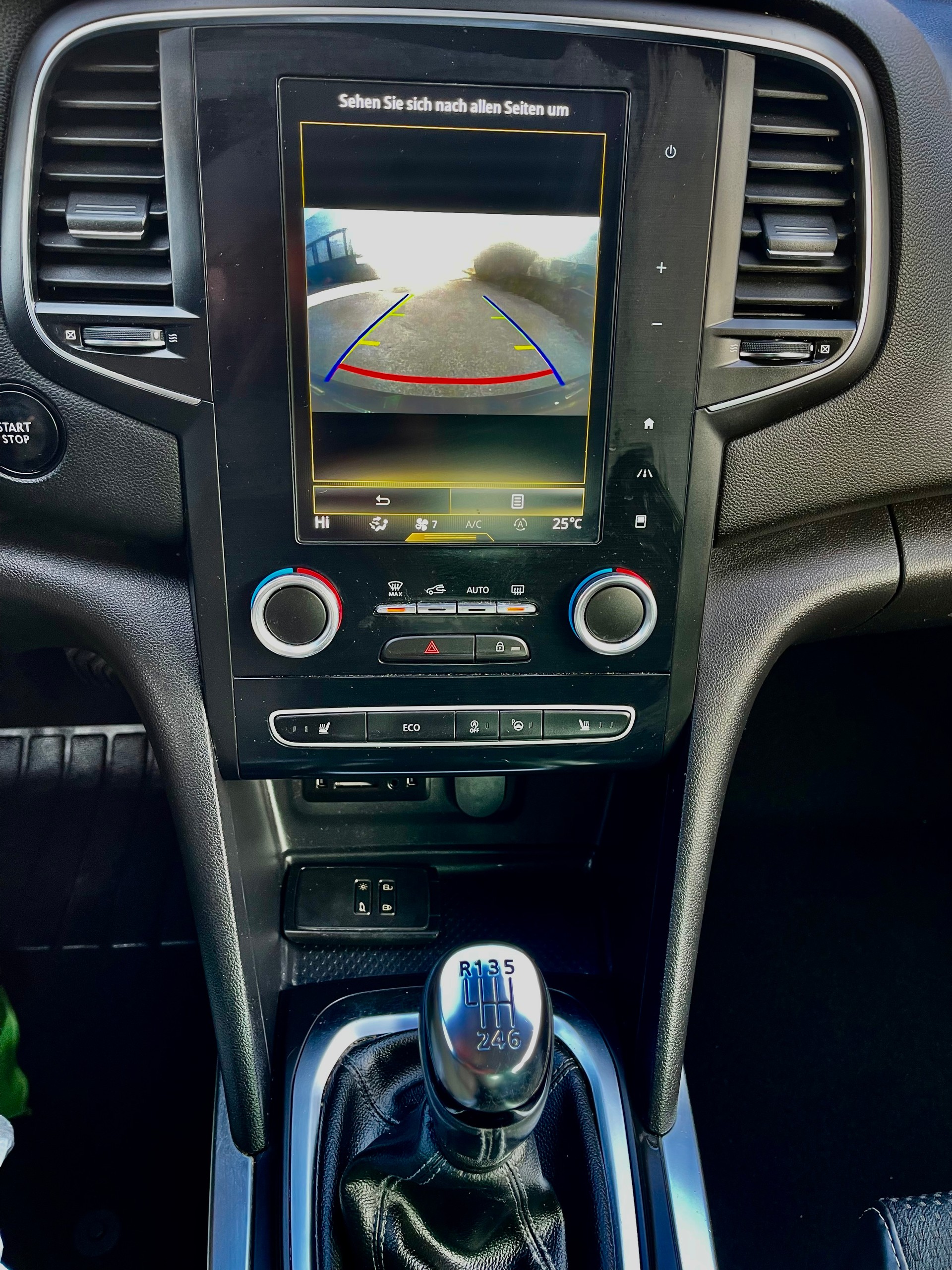 RENAULT Mégane 1.2 16V Turbo Bose-image-2