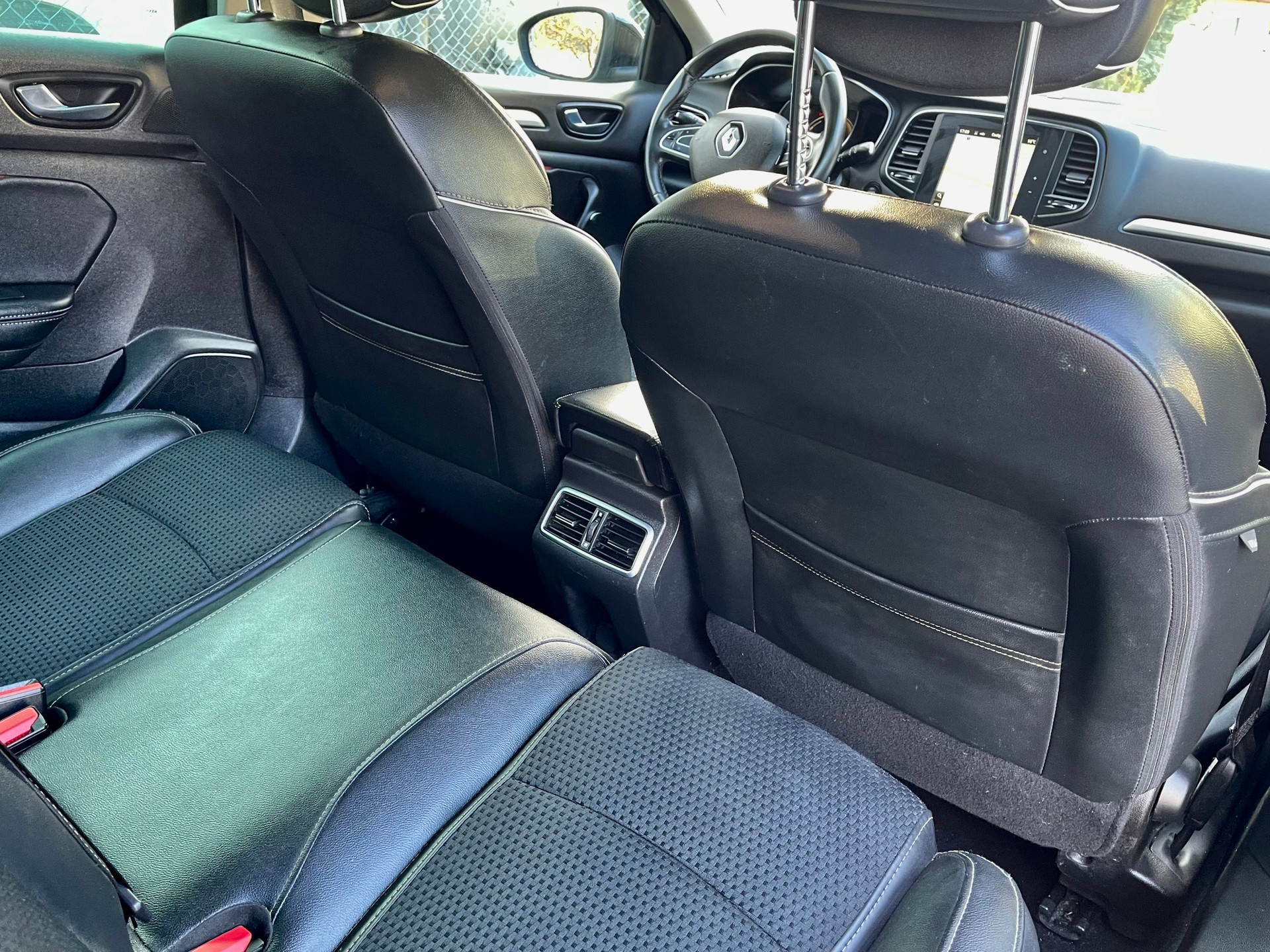 RENAULT Mégane 1.2 16V Turbo Bose-image-17