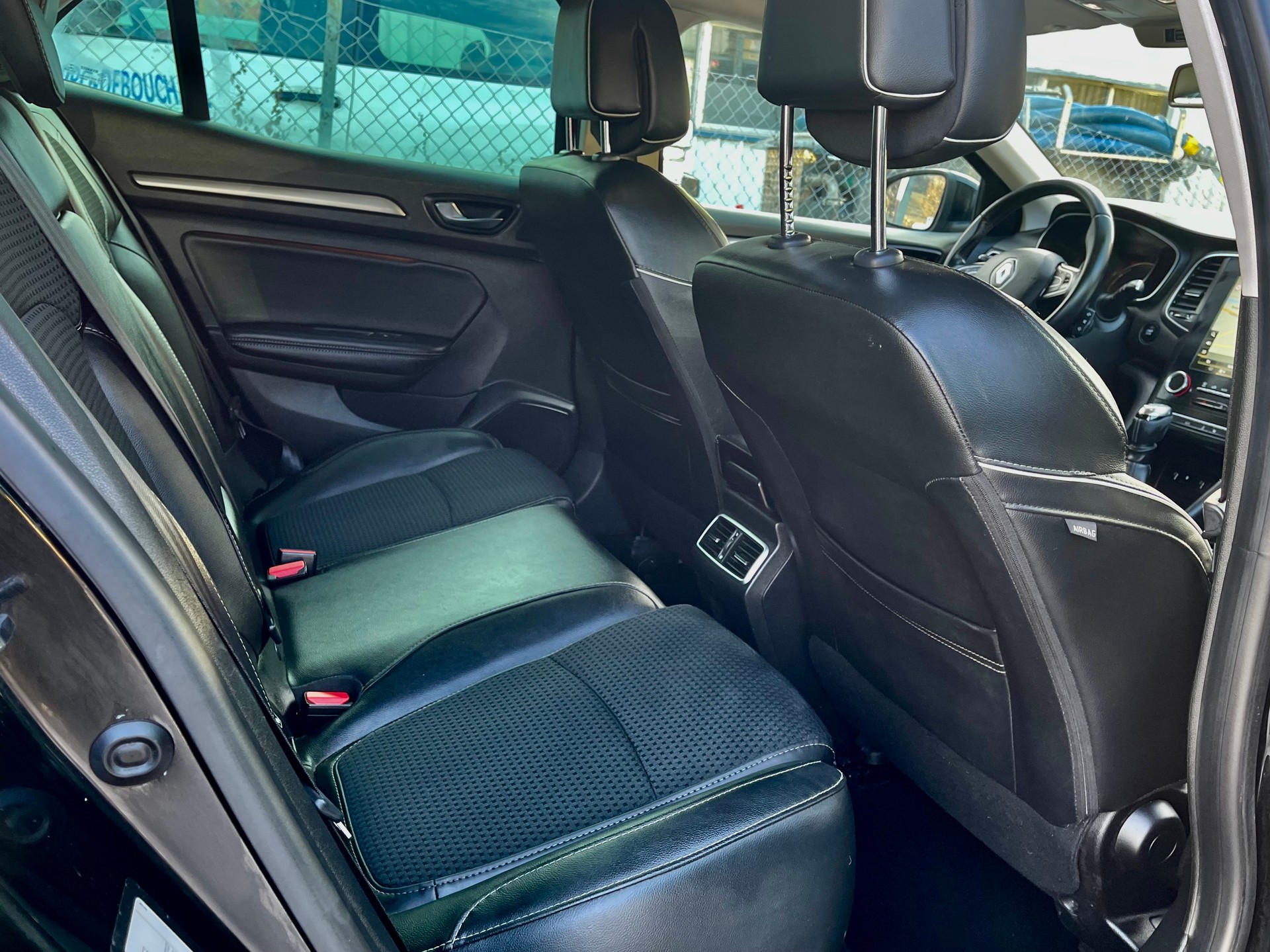 RENAULT Mégane 1.2 16V Turbo Bose-image-12