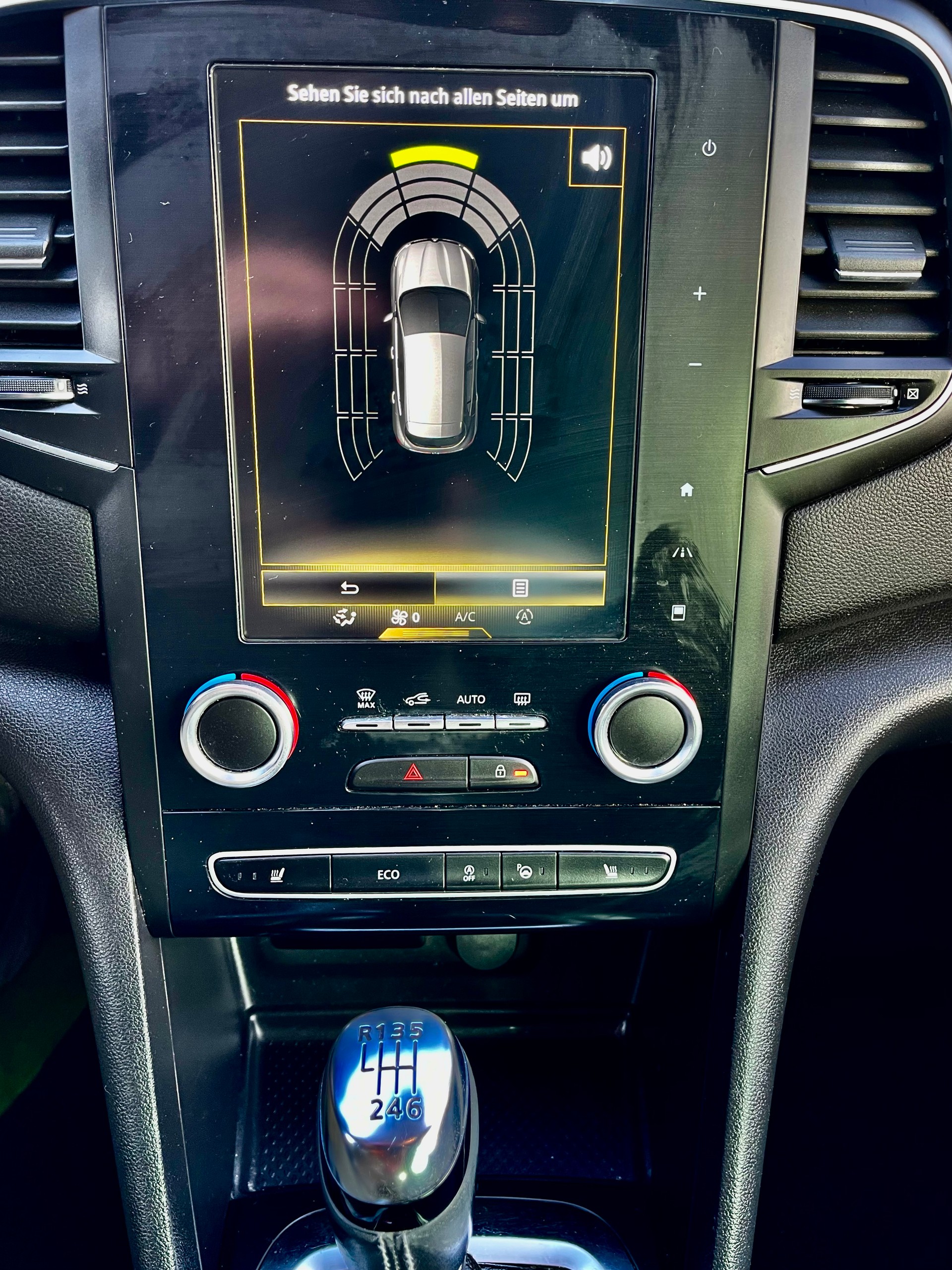 RENAULT Mégane 1.2 16V Turbo Bose-image-6
