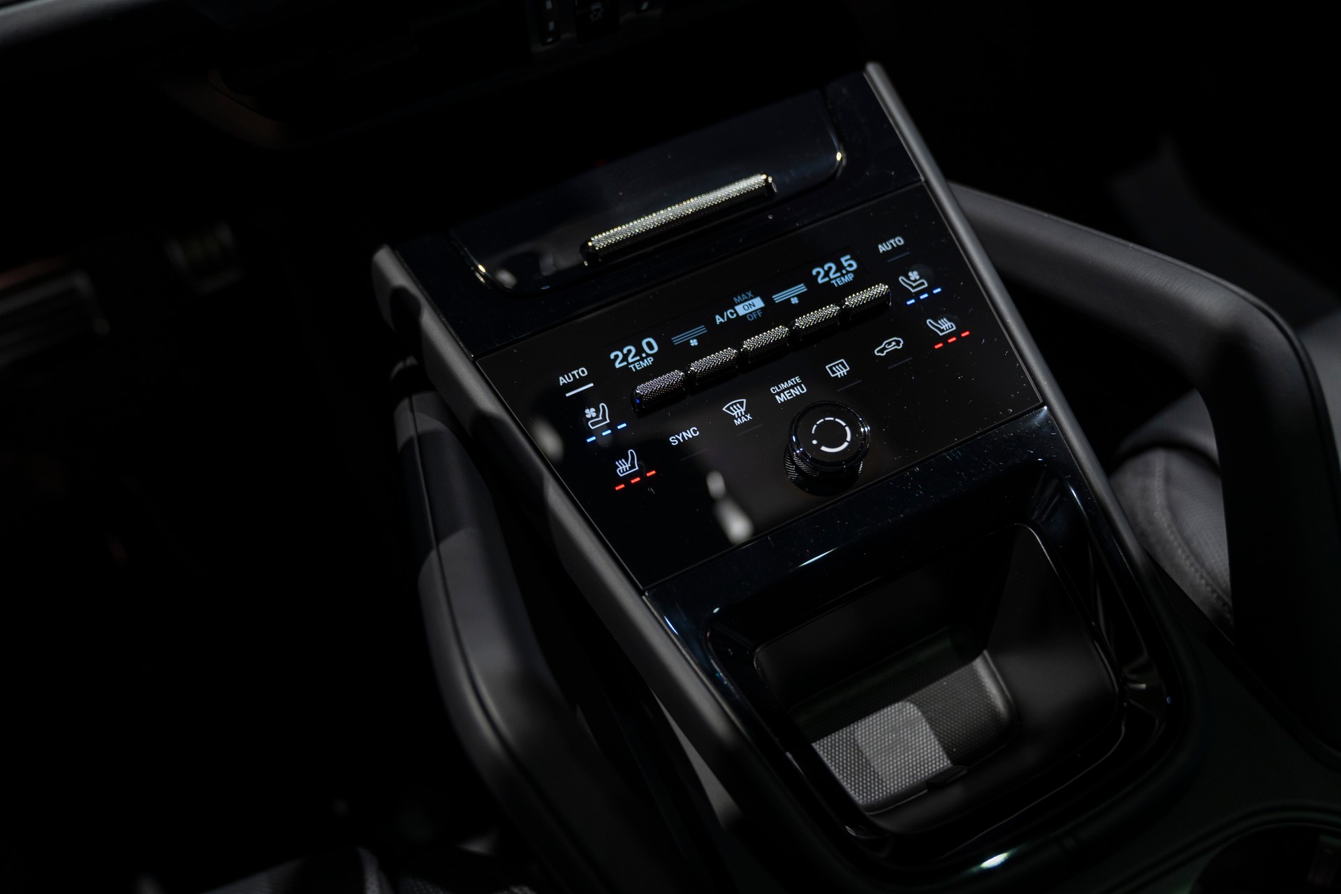 PORSCHE Cayenne GTS Tiptronic-image-11