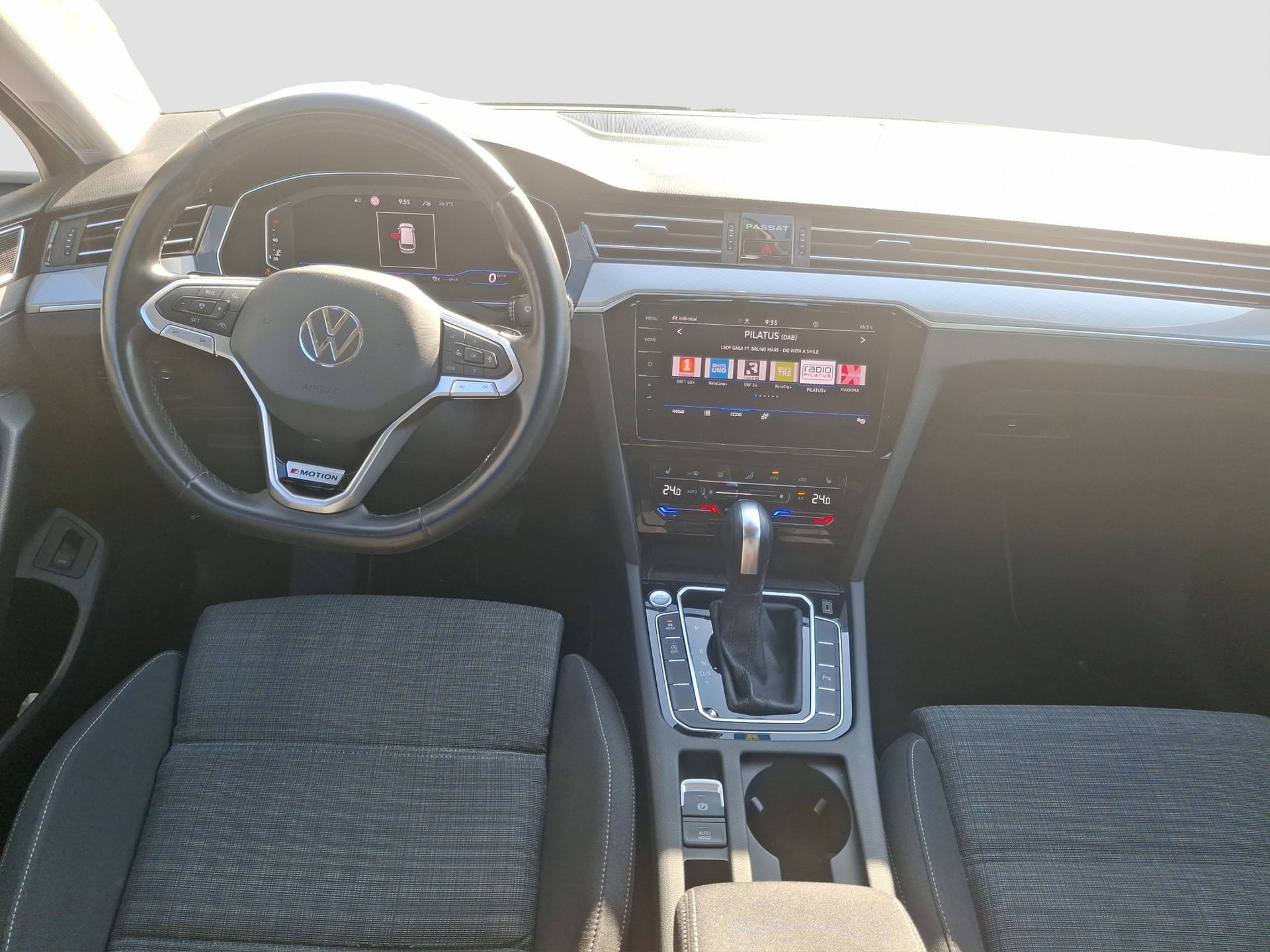 VW Passat 2.0 TDI BMT Elegance 4Motion DSG-image-9