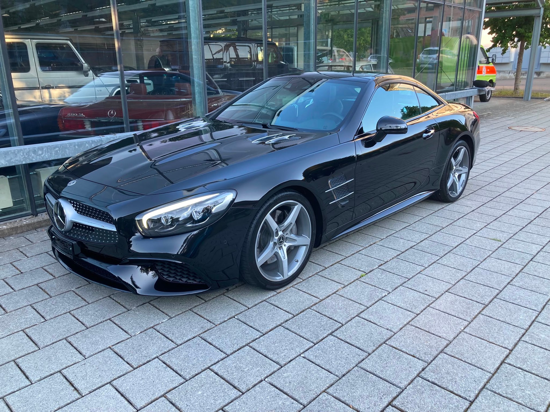MERCEDES-BENZ SL 400 9G-Tronic-showroom-element-3
