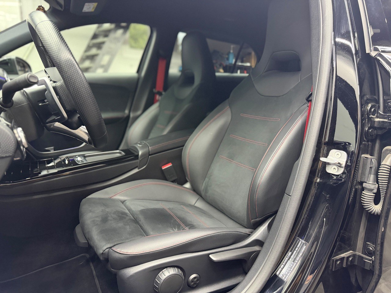 MERCEDES-BENZ A 45 S AMG 4Matic+ Speedshift | Facelift | 360° Kamera | Ambientebeleuchtung-image-12
