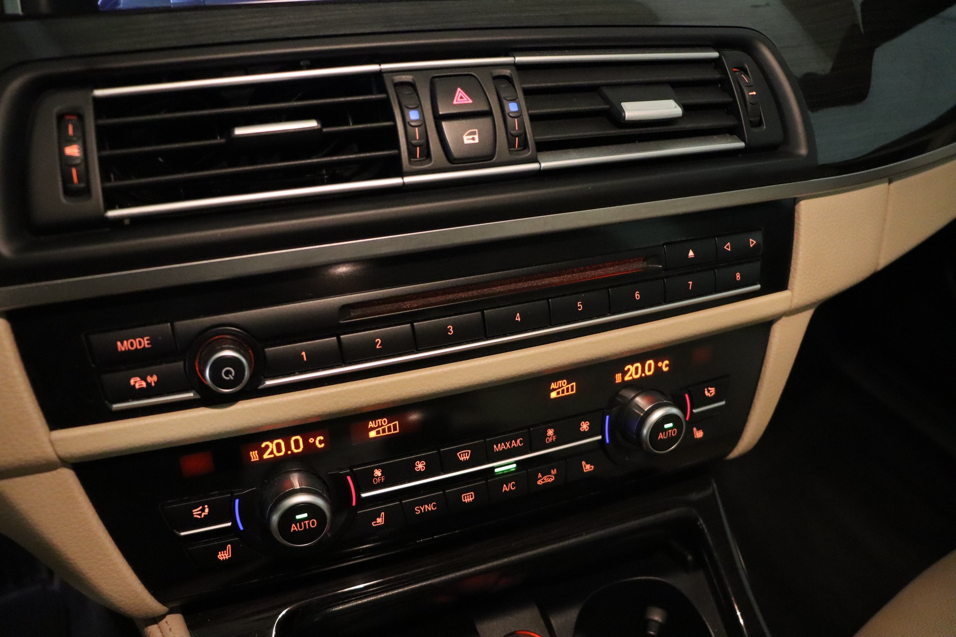 BMW M550d xDrive Steptronic-image-23