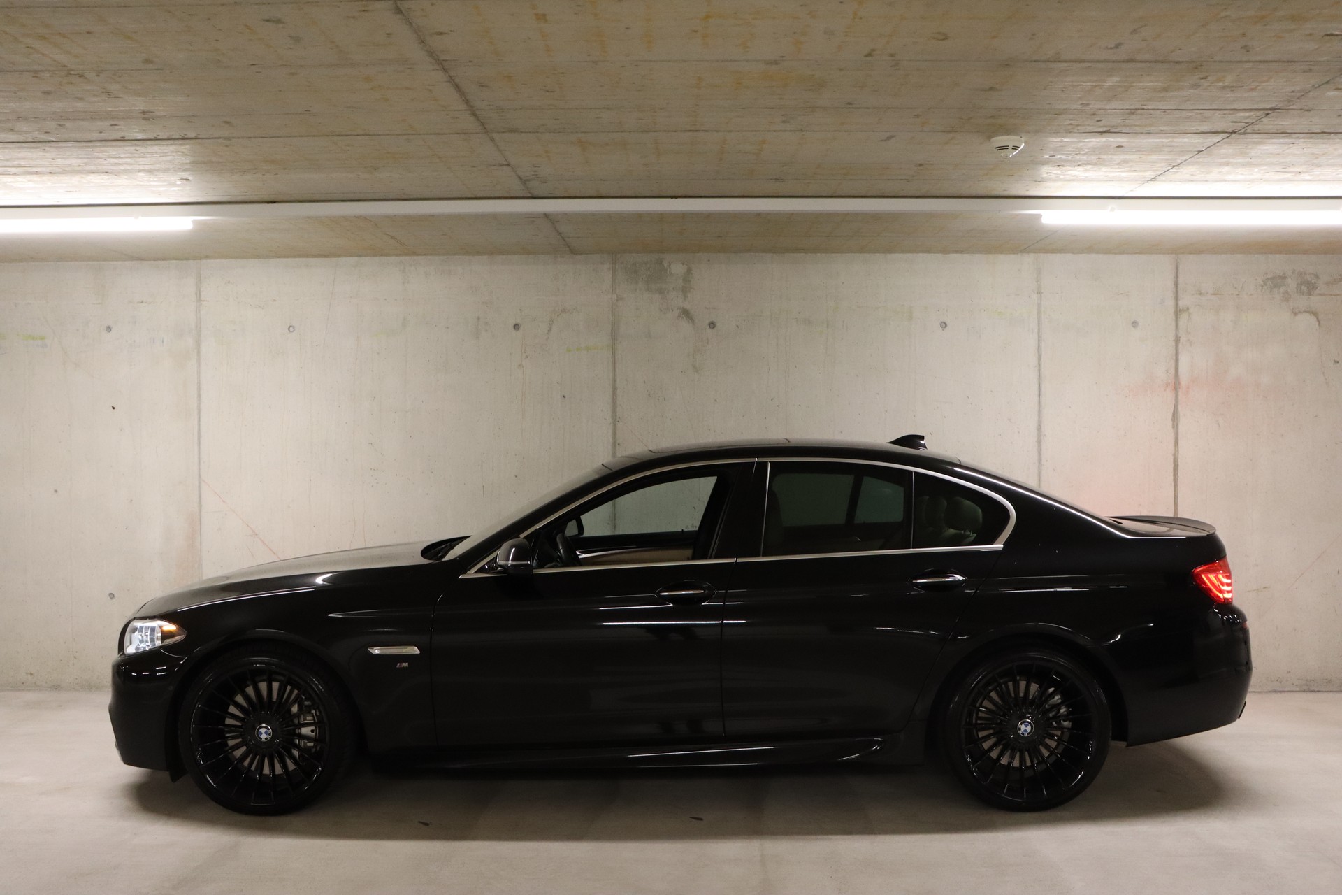 BMW M550d xDrive Steptronic-image-4