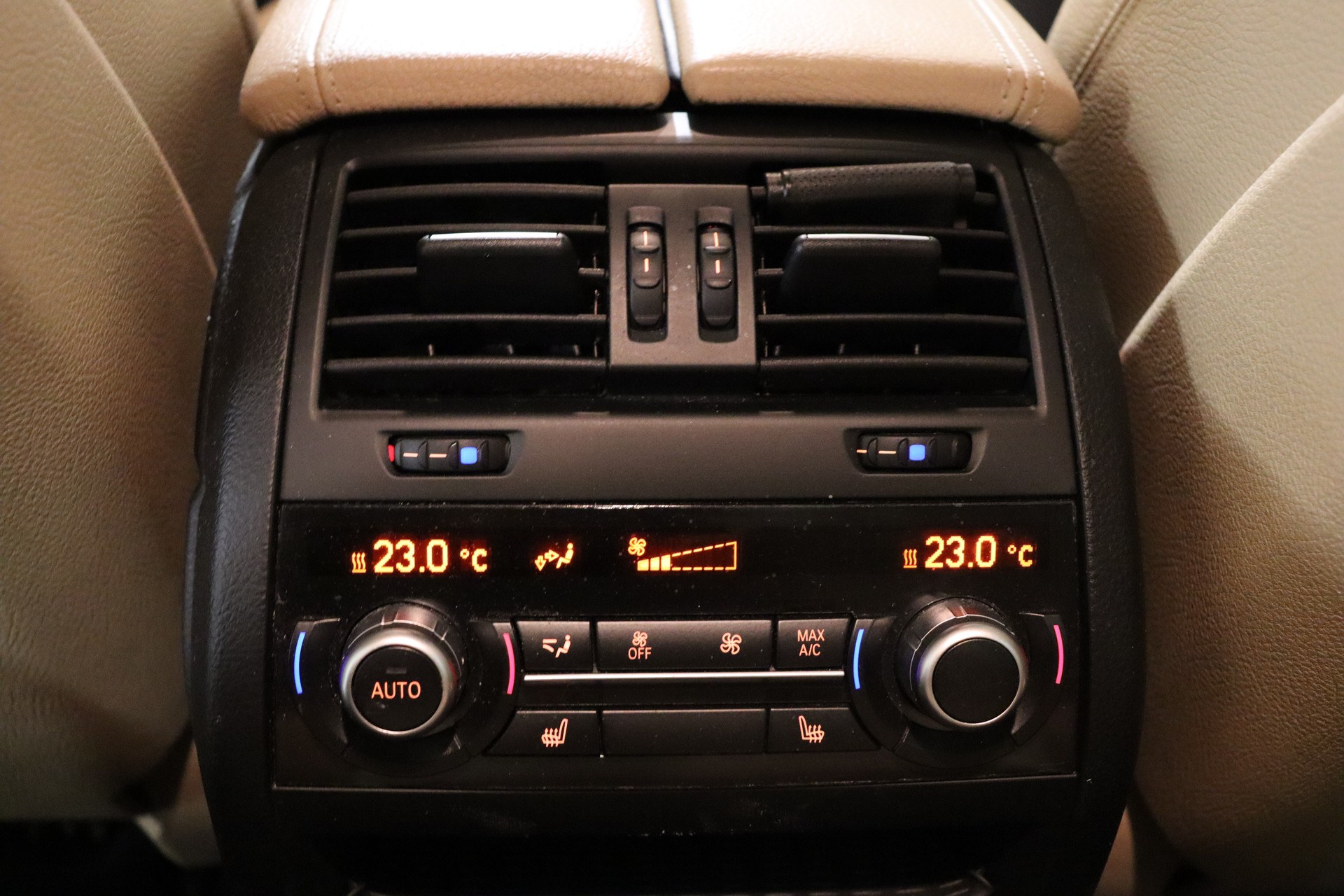 BMW M550d xDrive Steptronic-image-16