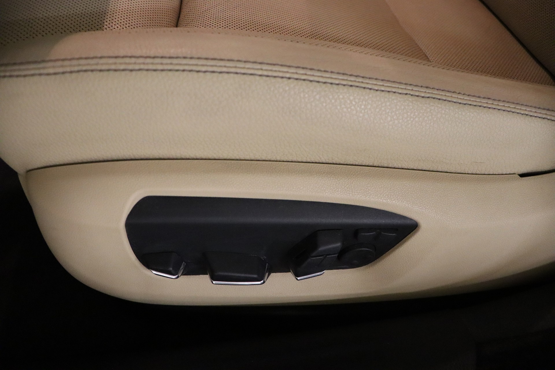 BMW M550d xDrive Steptronic-image-19