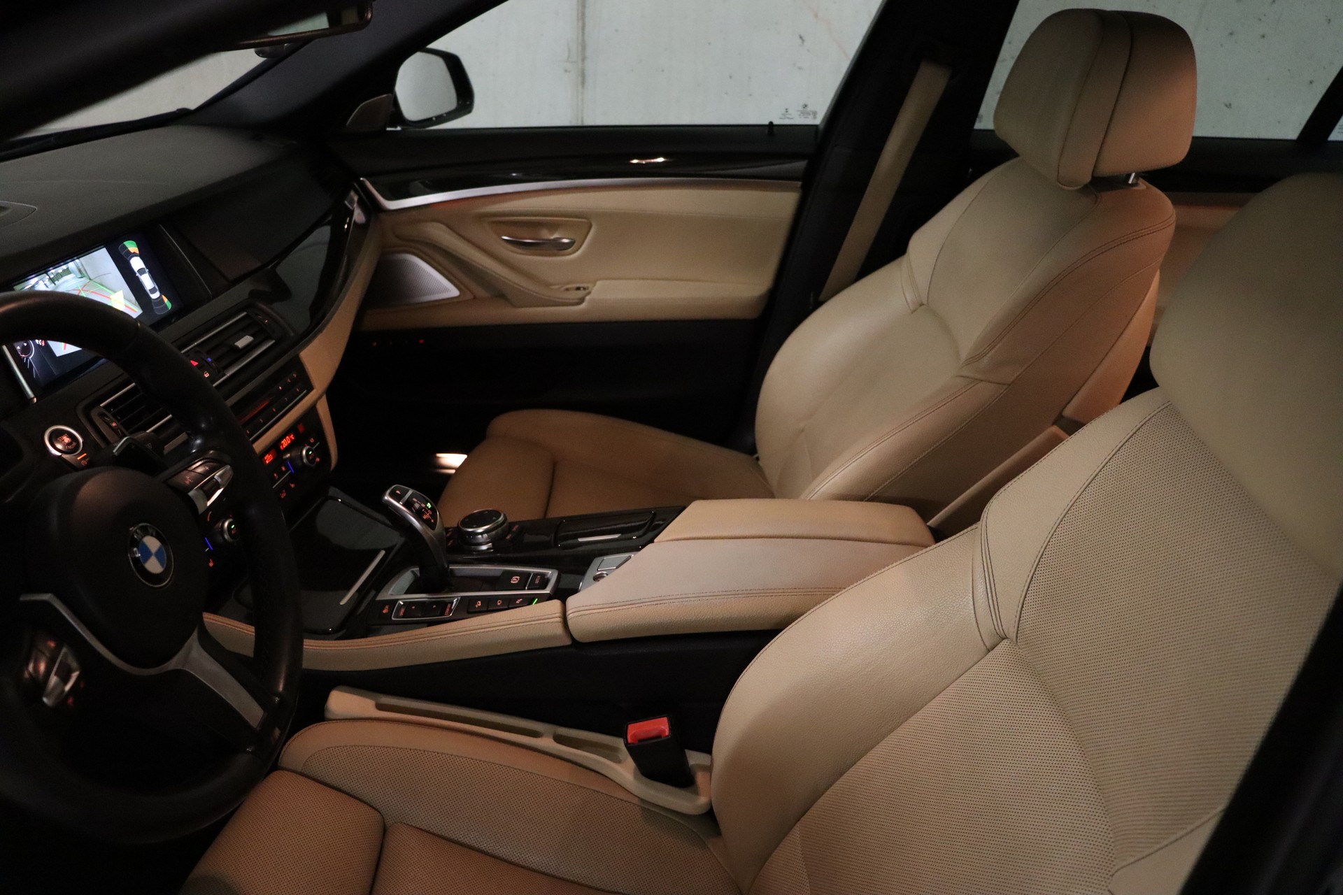 BMW M550d xDrive Steptronic-image-28