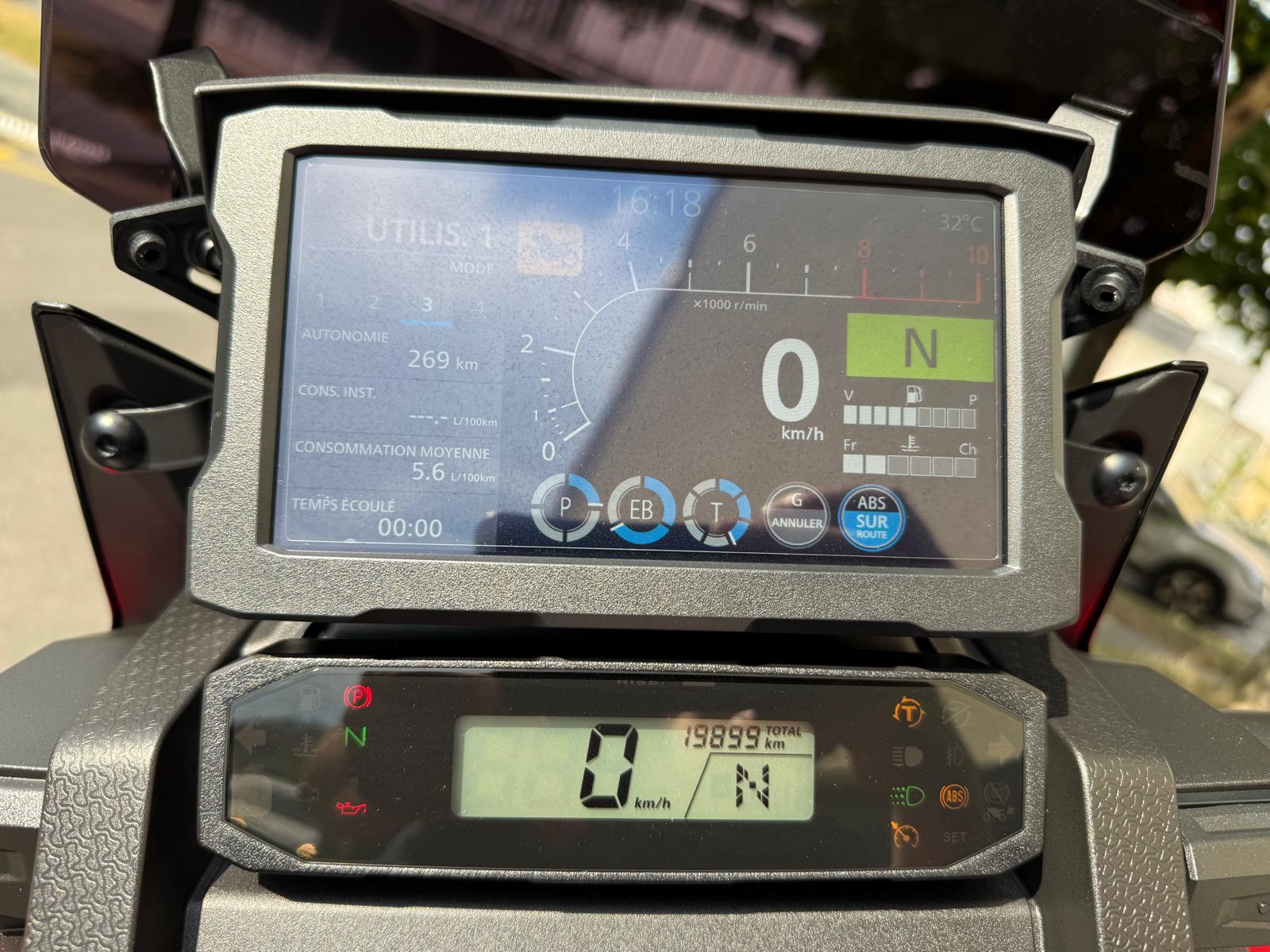 HONDA CRF 1100 DCT Africa Twin Adventure-image-9