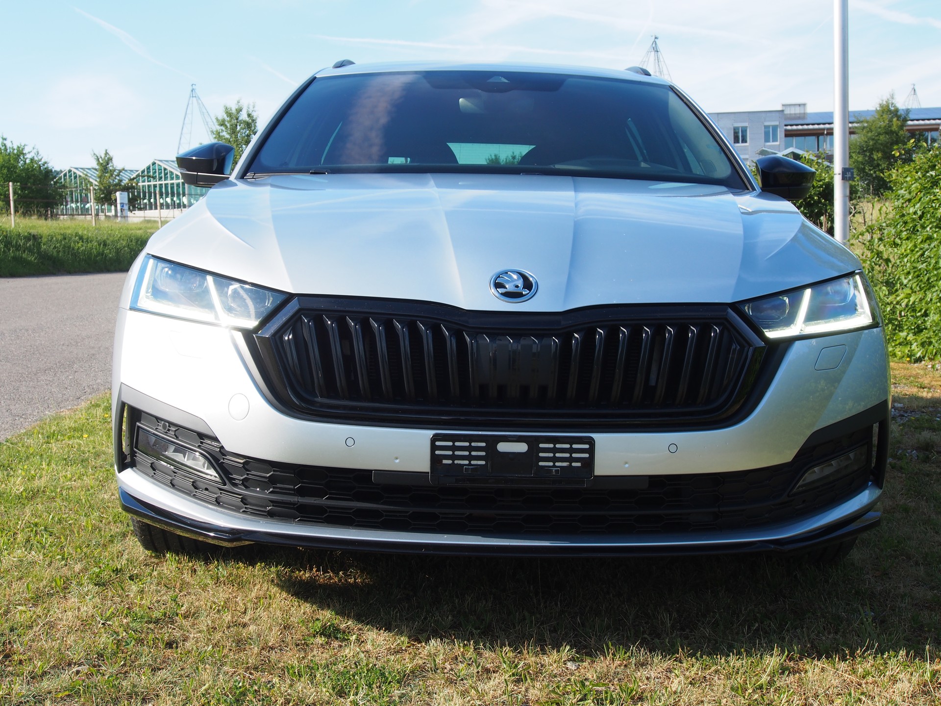 SKODA 2.0 TDI SportLine 4x4 DSG-image-4