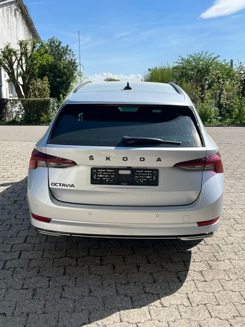 SKODA 2.0 TDI SportLine 4x4 DSG-image-5
