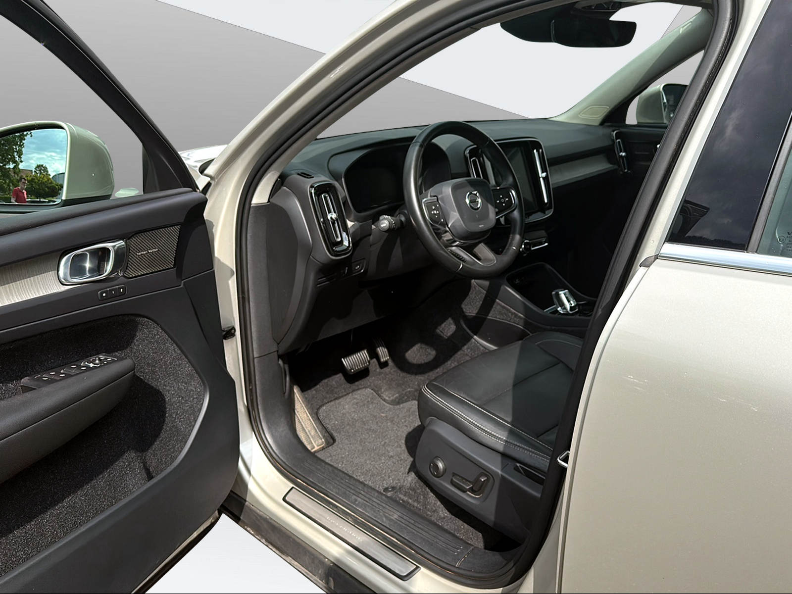 VOLVO XC40 2.0 T4 Inscription AWD-image-10