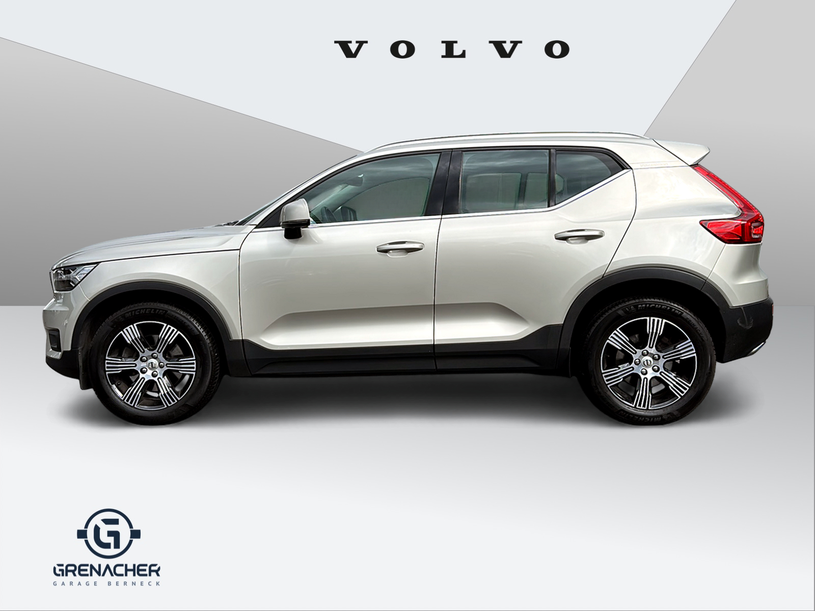 VOLVO XC40 2.0 T4 Inscription AWD-image-1