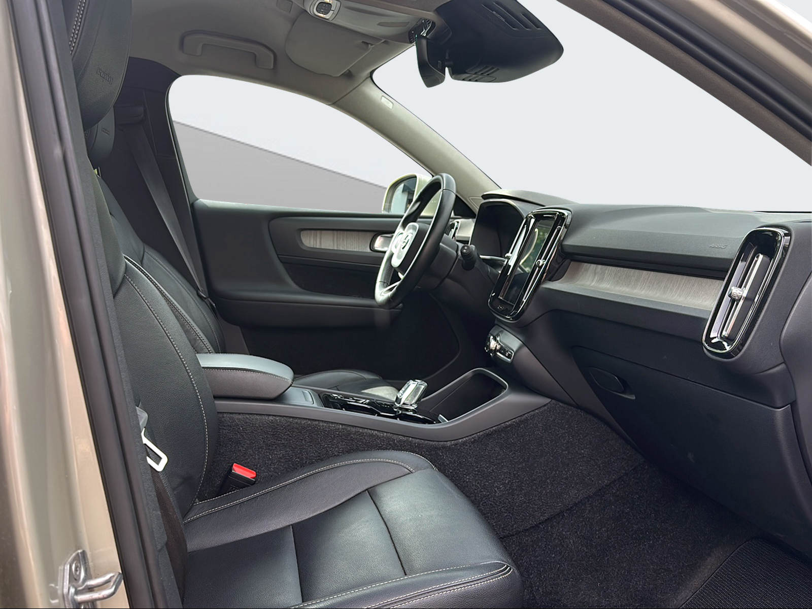VOLVO XC40 2.0 T4 Inscription AWD-image-13