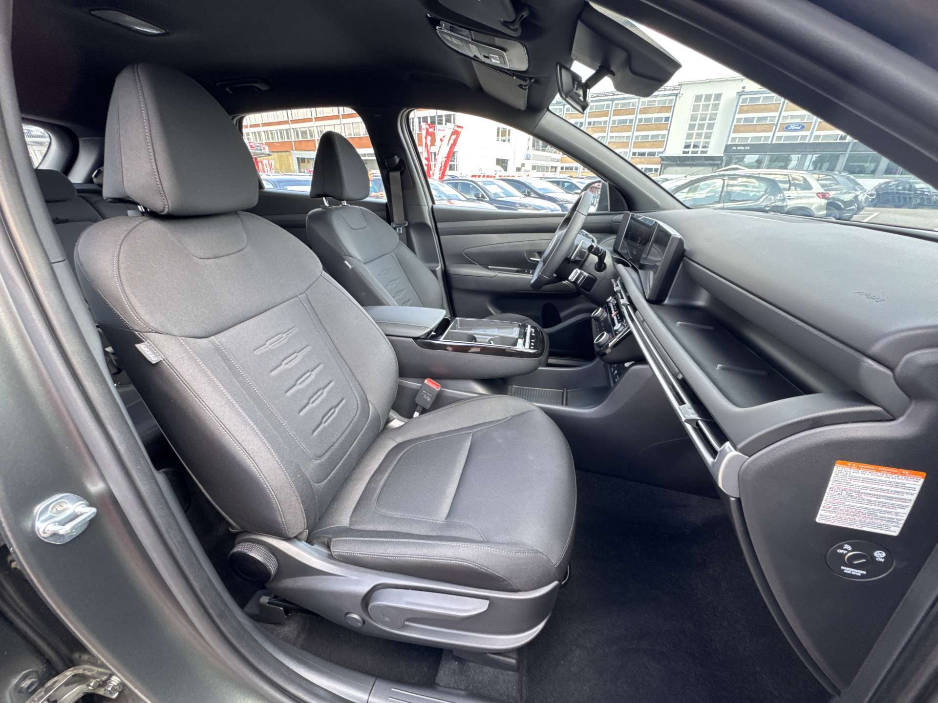 HYUNDAI Tucson 1.6 TGDI HEV Black Line Automat-image-12