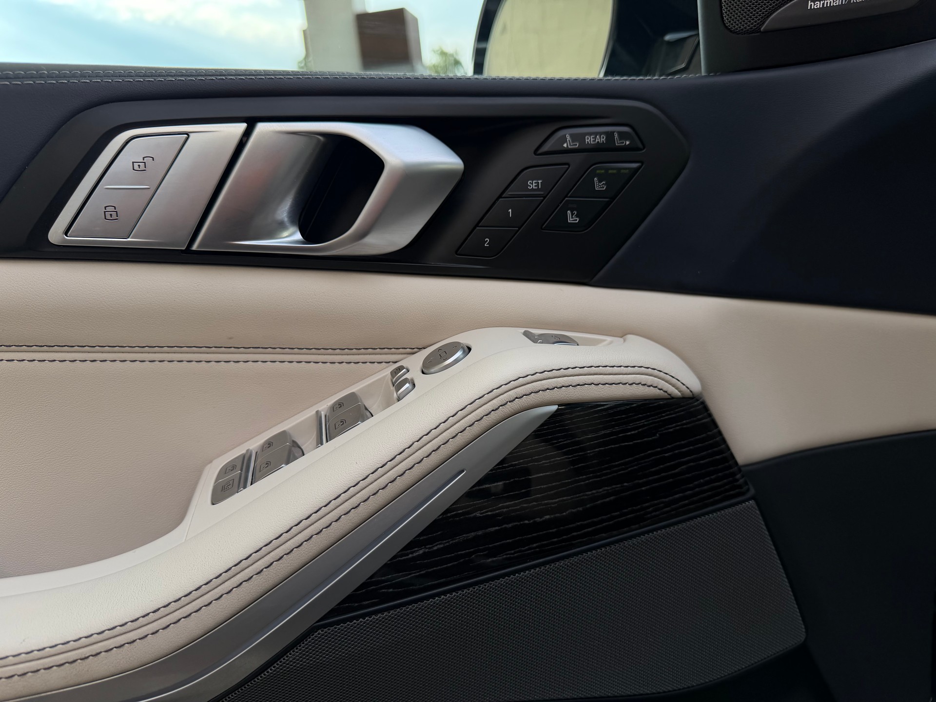 BMW X7 xDrive M50i Steptronic-image-27