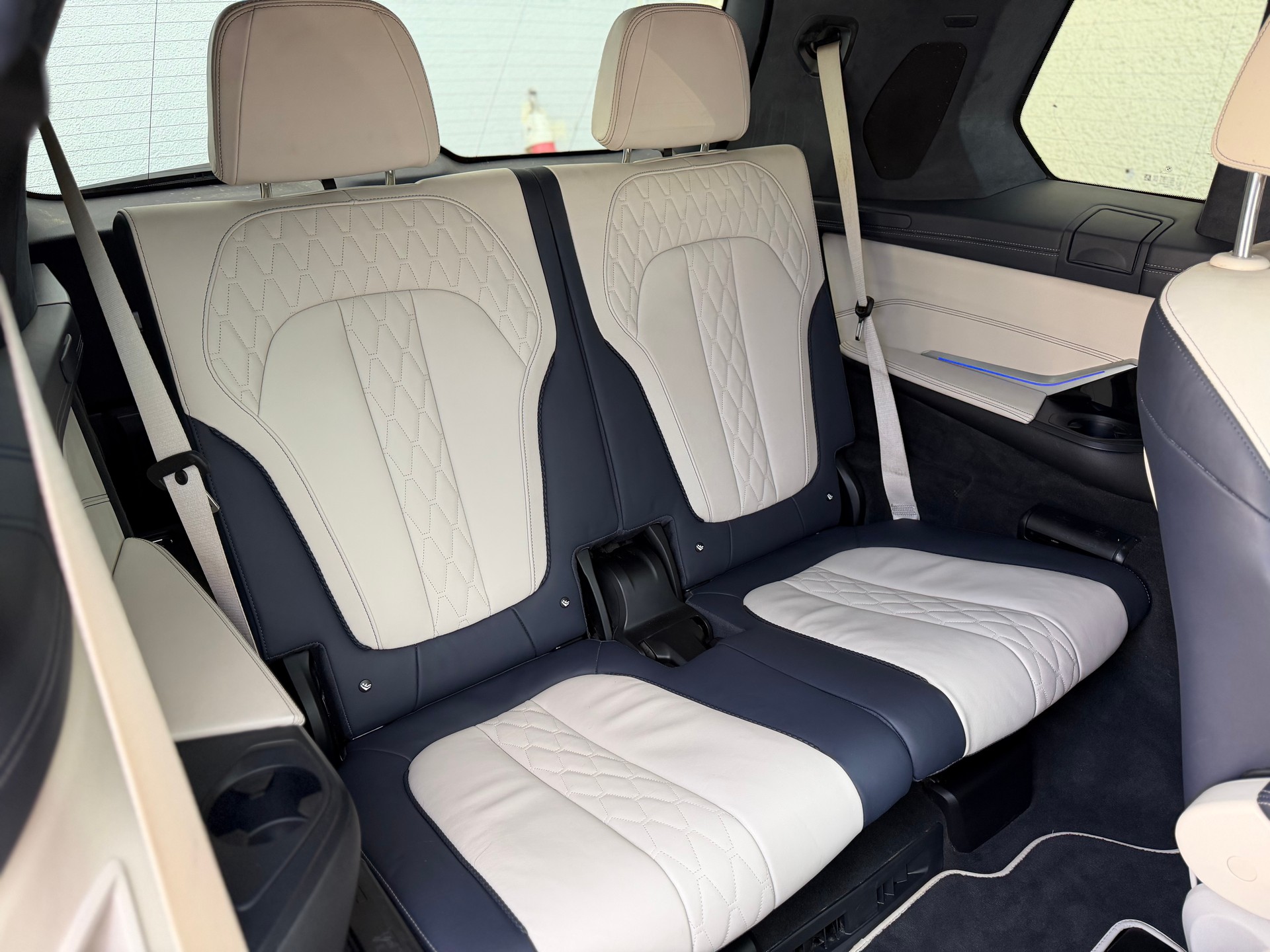 BMW X7 xDrive M50i Steptronic-image-13