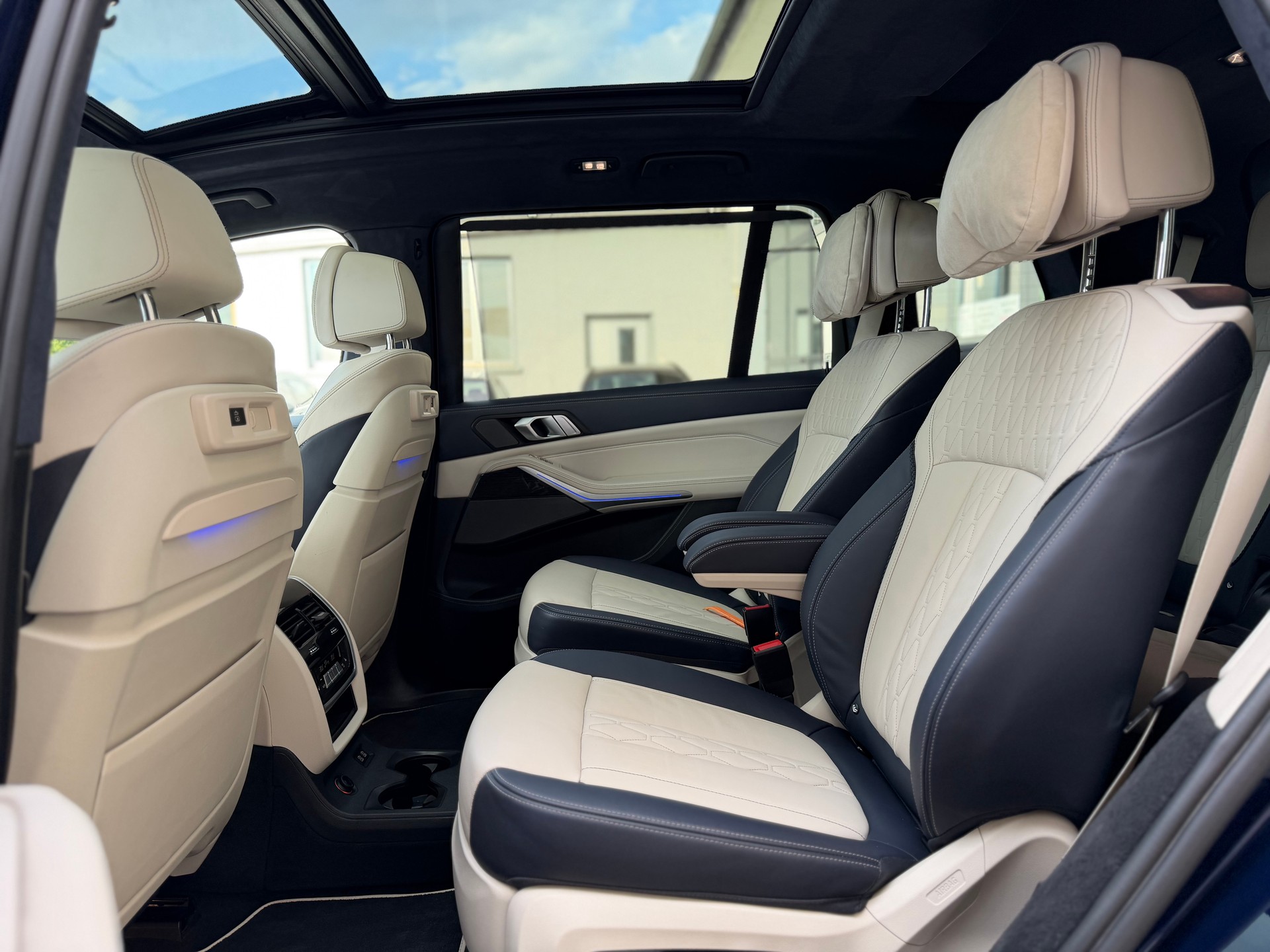 BMW X7 xDrive M50i Steptronic-image-10