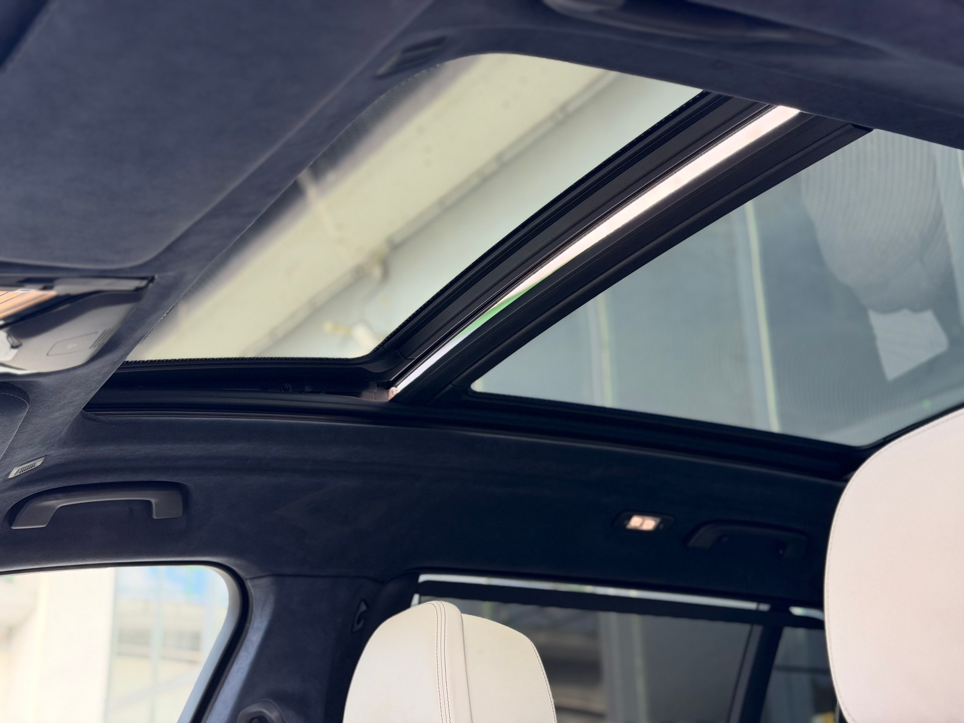 BMW X7 xDrive M50i Steptronic-image-21