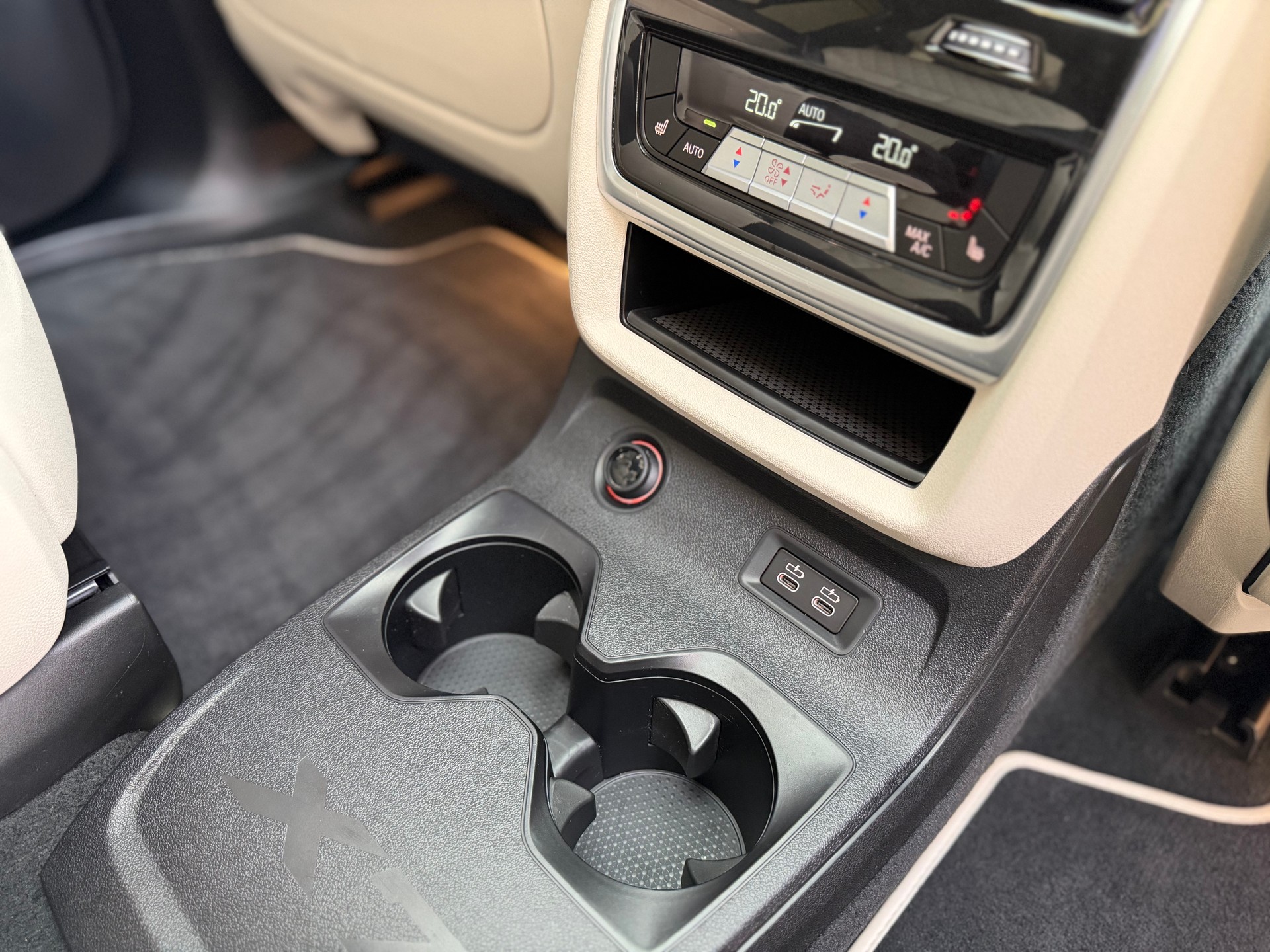 BMW X7 xDrive M50i Steptronic-image-26