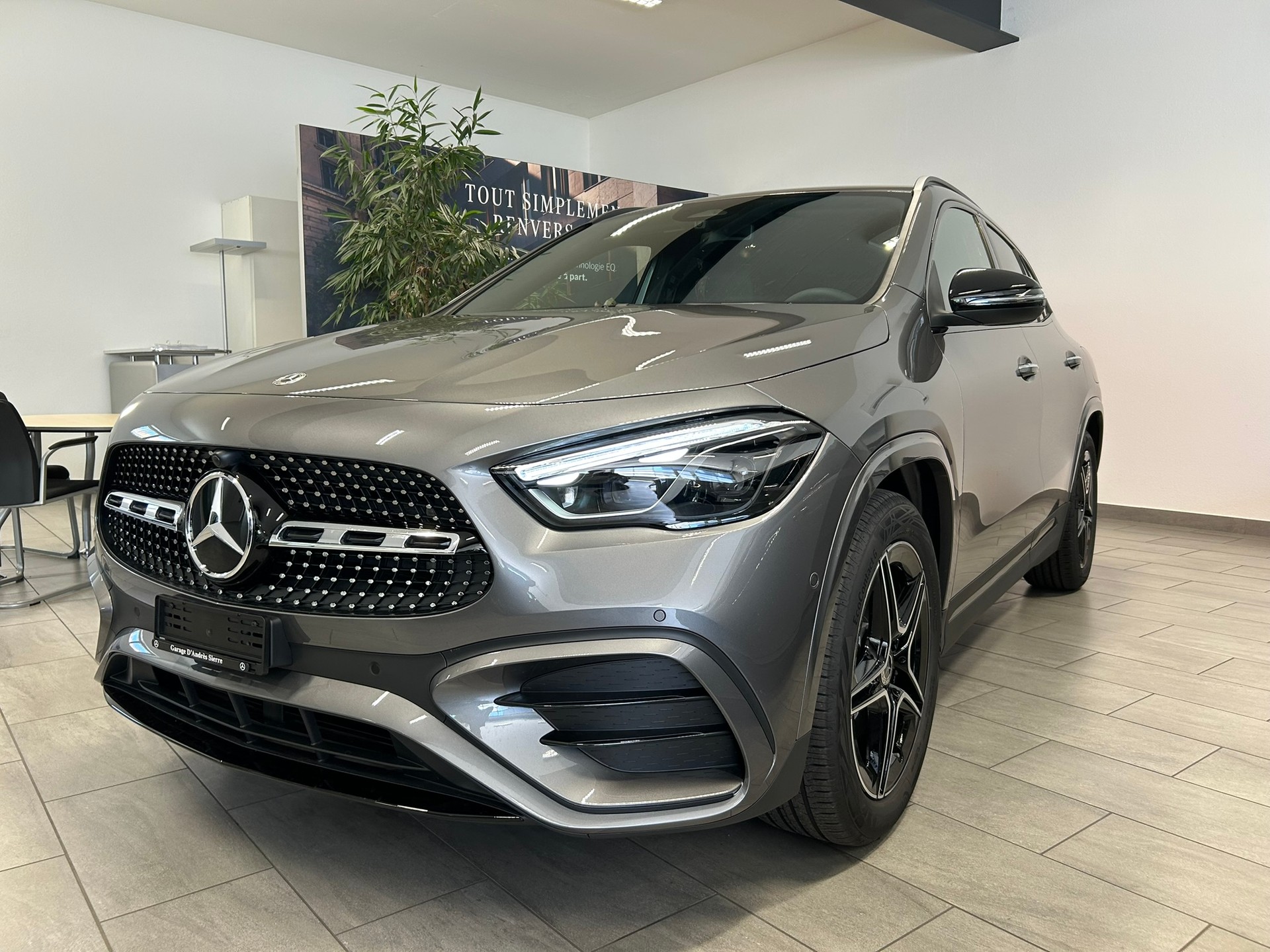 MERCEDES-BENZ GLA 200 Night Star AMG Line 7G-DCT-image-0