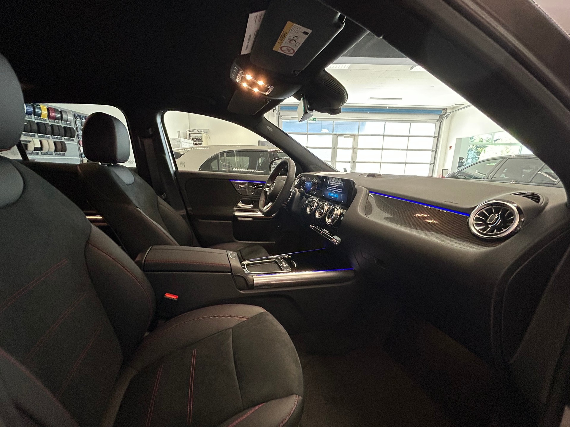 MERCEDES-BENZ GLA 200 Night Star AMG Line 7G-DCT-image-12