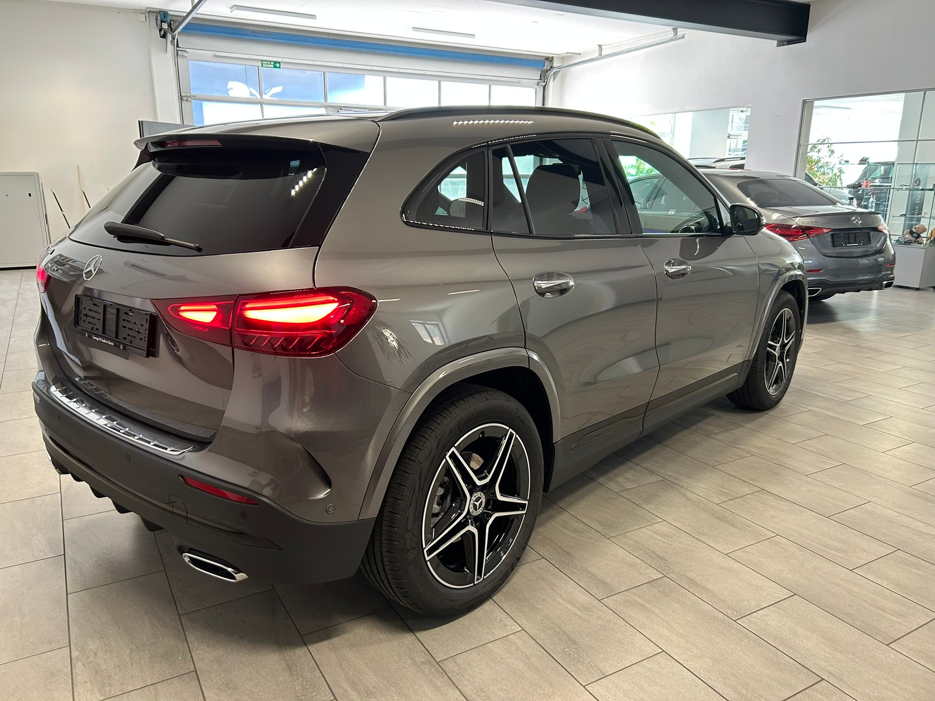 MERCEDES-BENZ GLA 200 Night Star AMG Line 7G-DCT-image-4