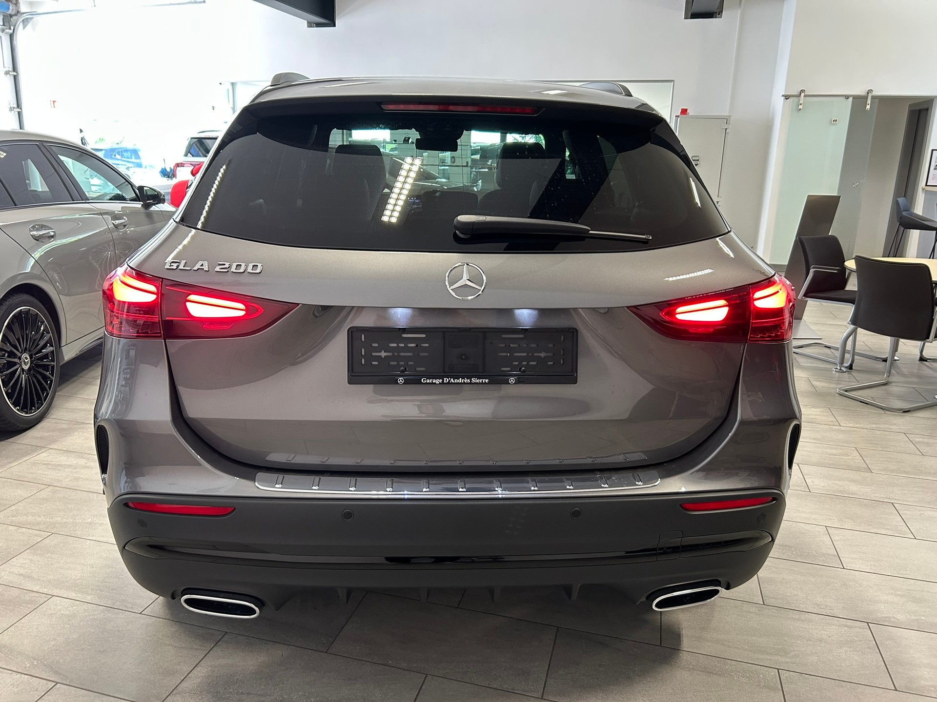 MERCEDES-BENZ GLA 200 Night Star AMG Line 7G-DCT-image-5