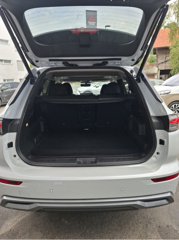 MITSUBISHI Outlander 2.4 PHEV Instyle 4x4-image-6