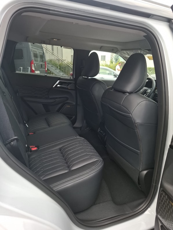 MITSUBISHI Outlander 2.4 PHEV Instyle 4x4-image-5