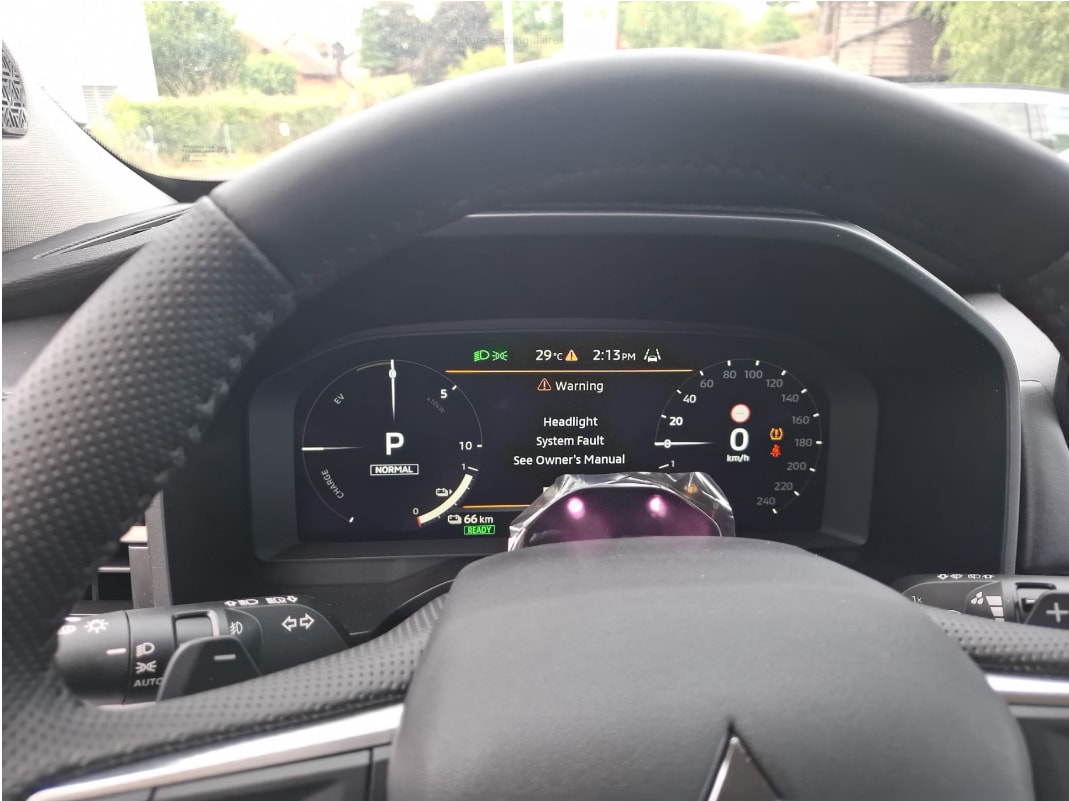MITSUBISHI Outlander 2.4 PHEV Instyle 4x4-image-4