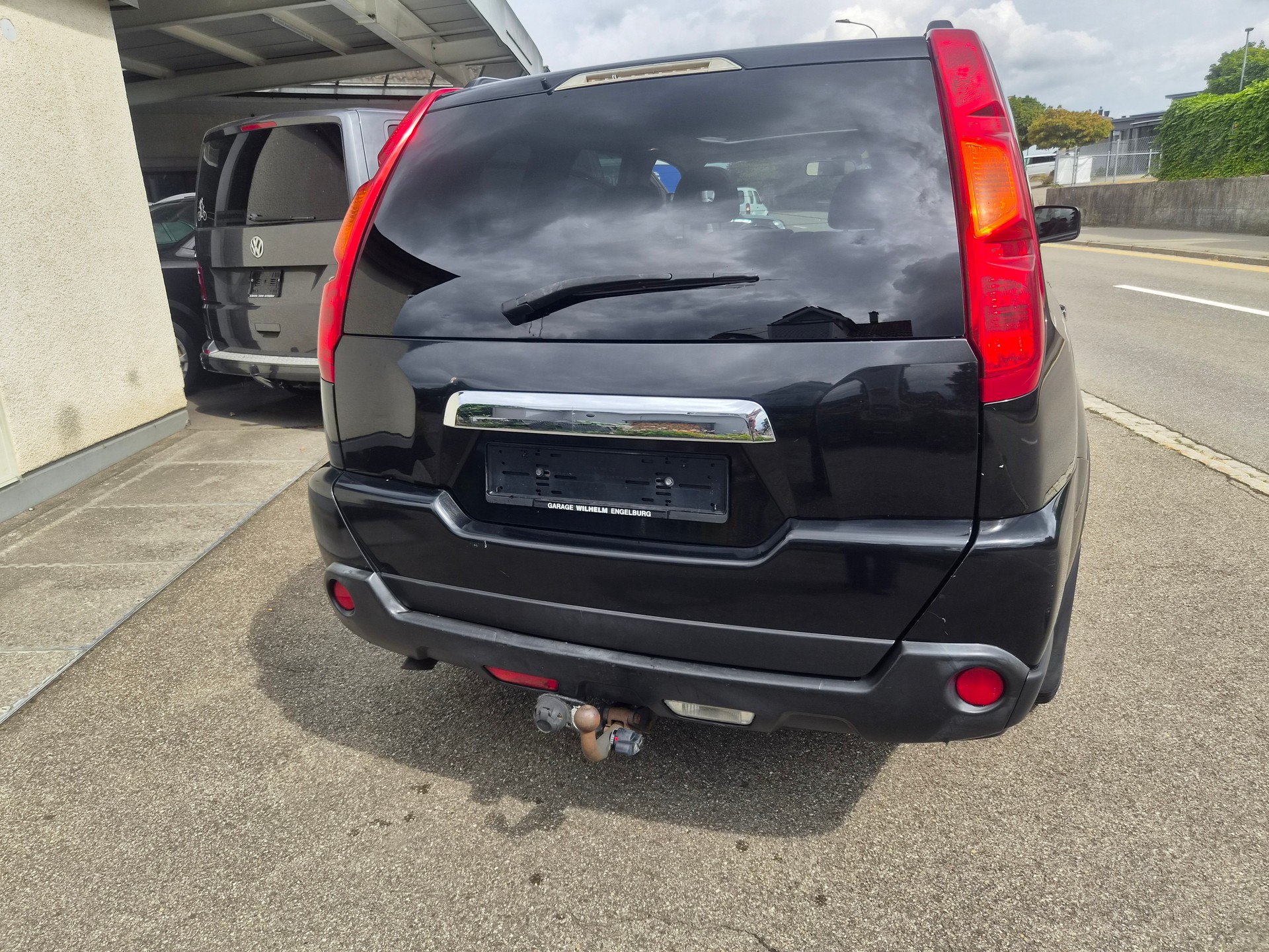 NISSAN X-Trail 2.0 dCi 16V LE Automatic-image-2