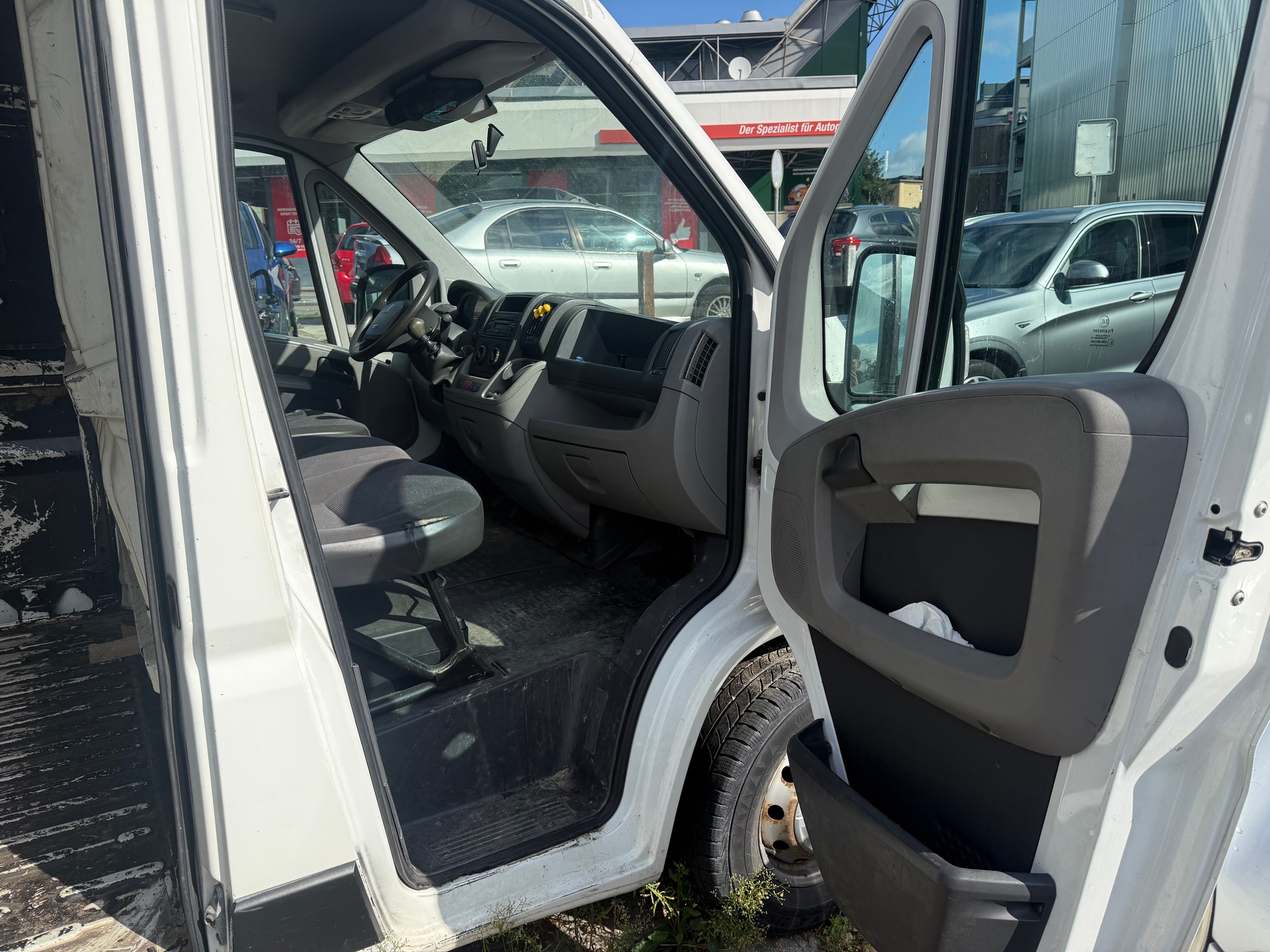 PEUGEOT Boxer 2.2 HDI 335 L3H3-image-5