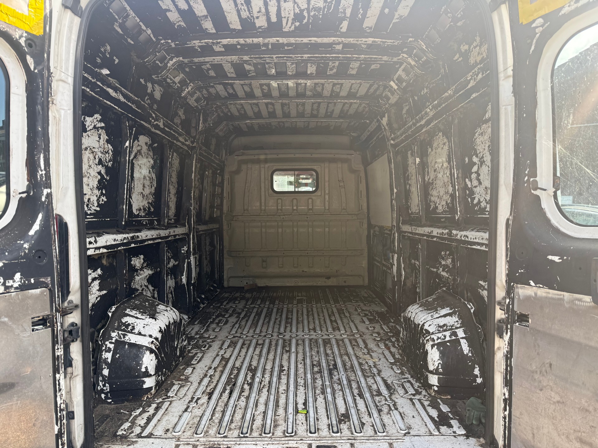 PEUGEOT Boxer 2.2 HDI 335 L3H3-image-8