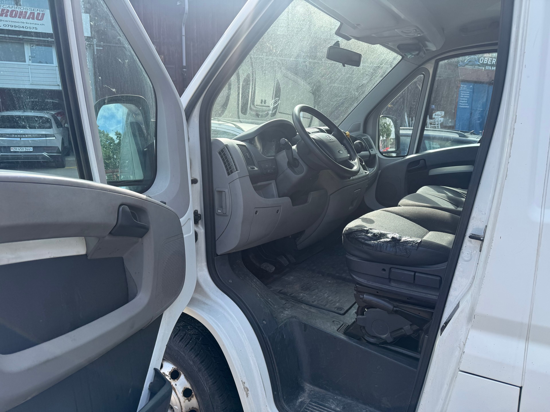 PEUGEOT Boxer 2.2 HDI 335 L3H3-image-12