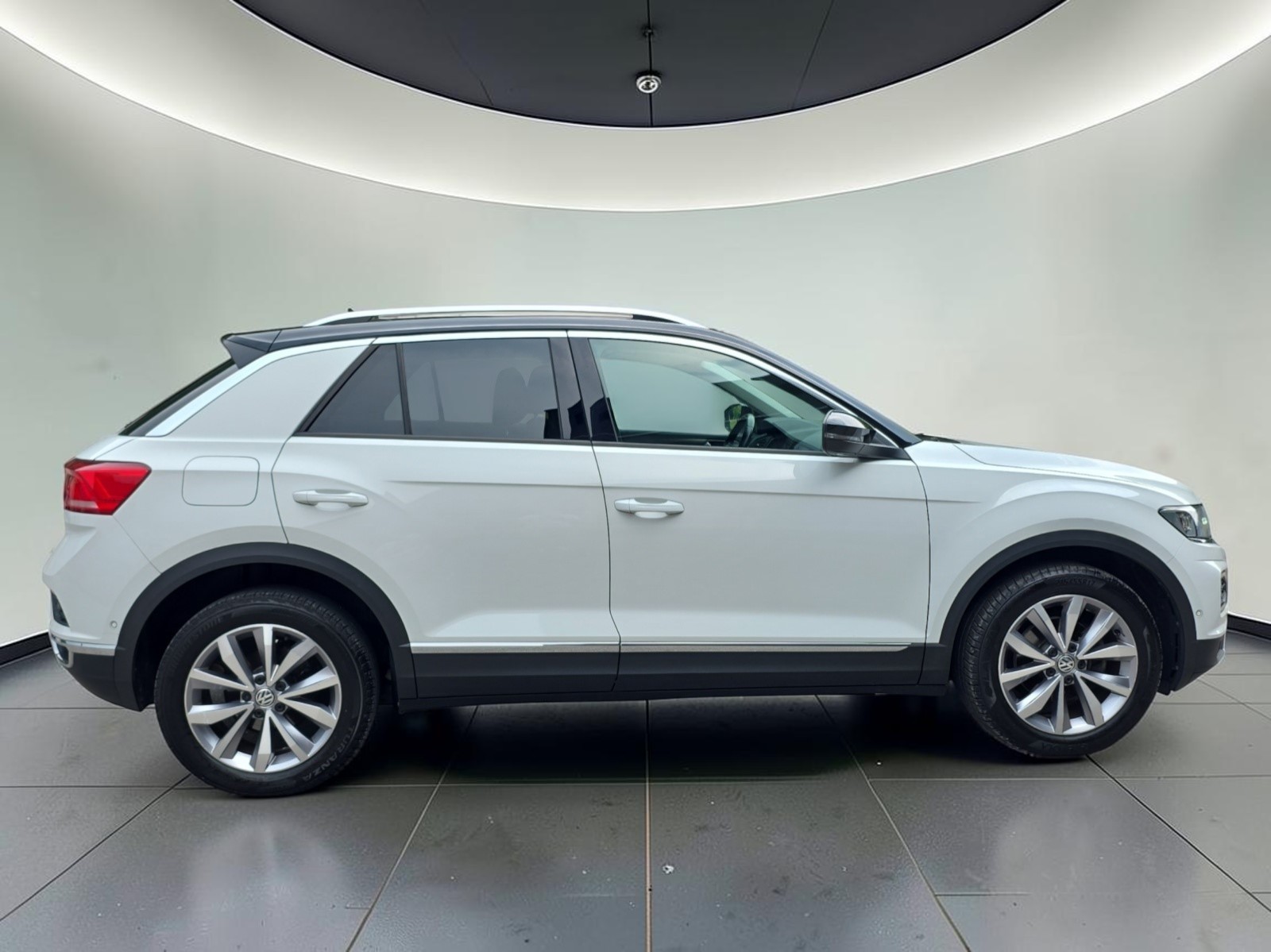 VW T-Roc 1.0 TSI Advance-image-3