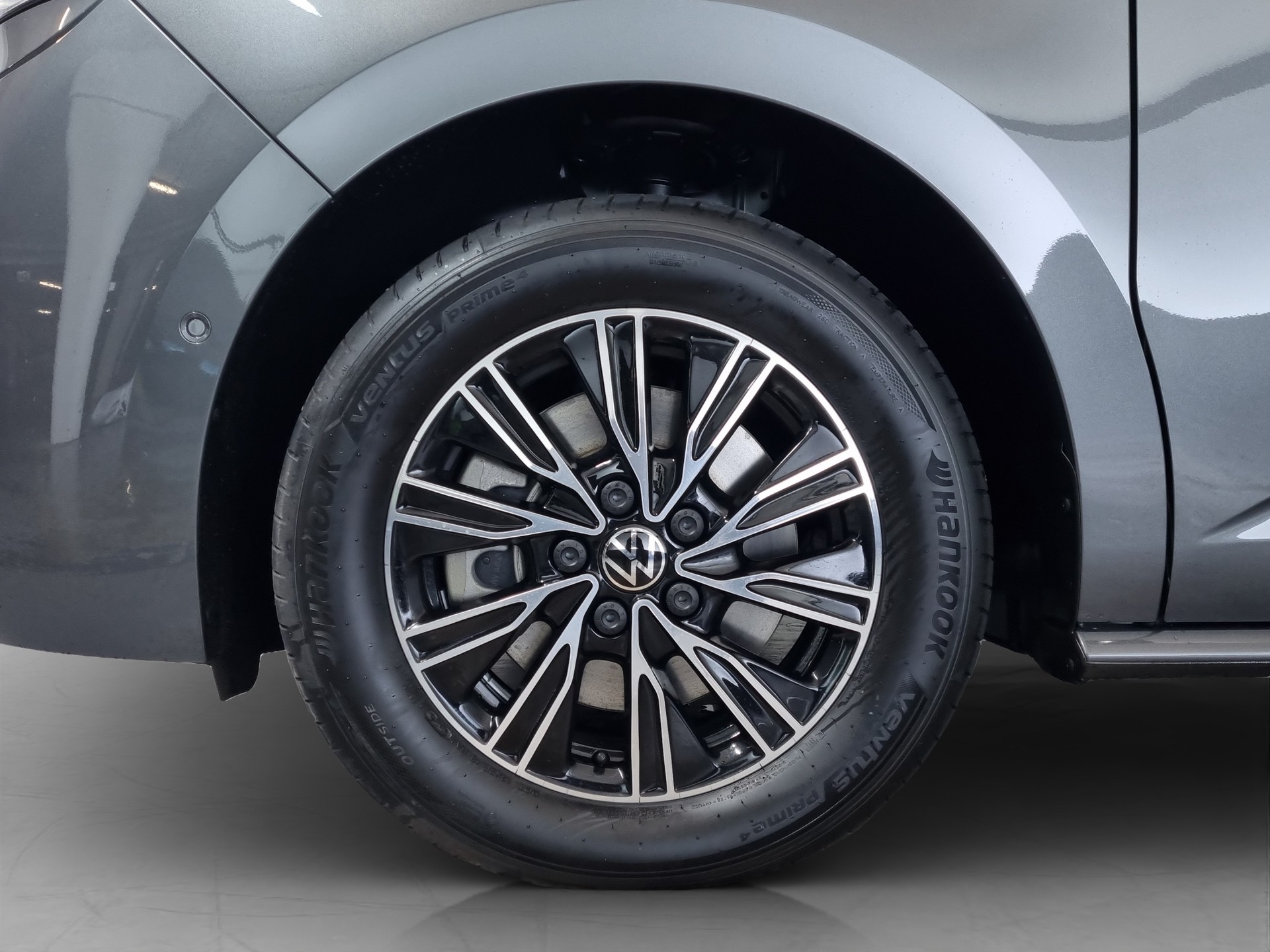 VW T7 Multivan 1.5 TSI eHybrid DSG 4motion lang Busi-image-15