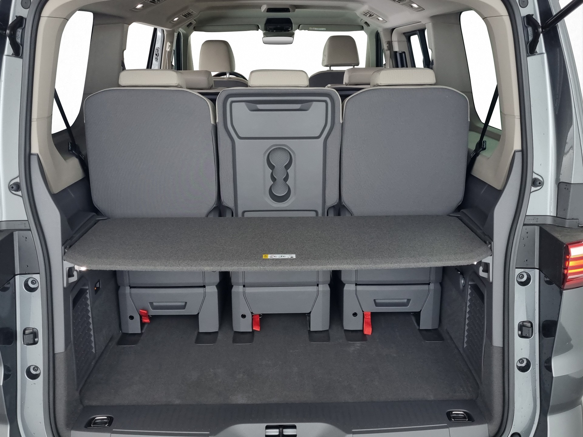 VW T7 Multivan 1.5 TSI eHybrid DSG 4motion lang Busi-image-14
