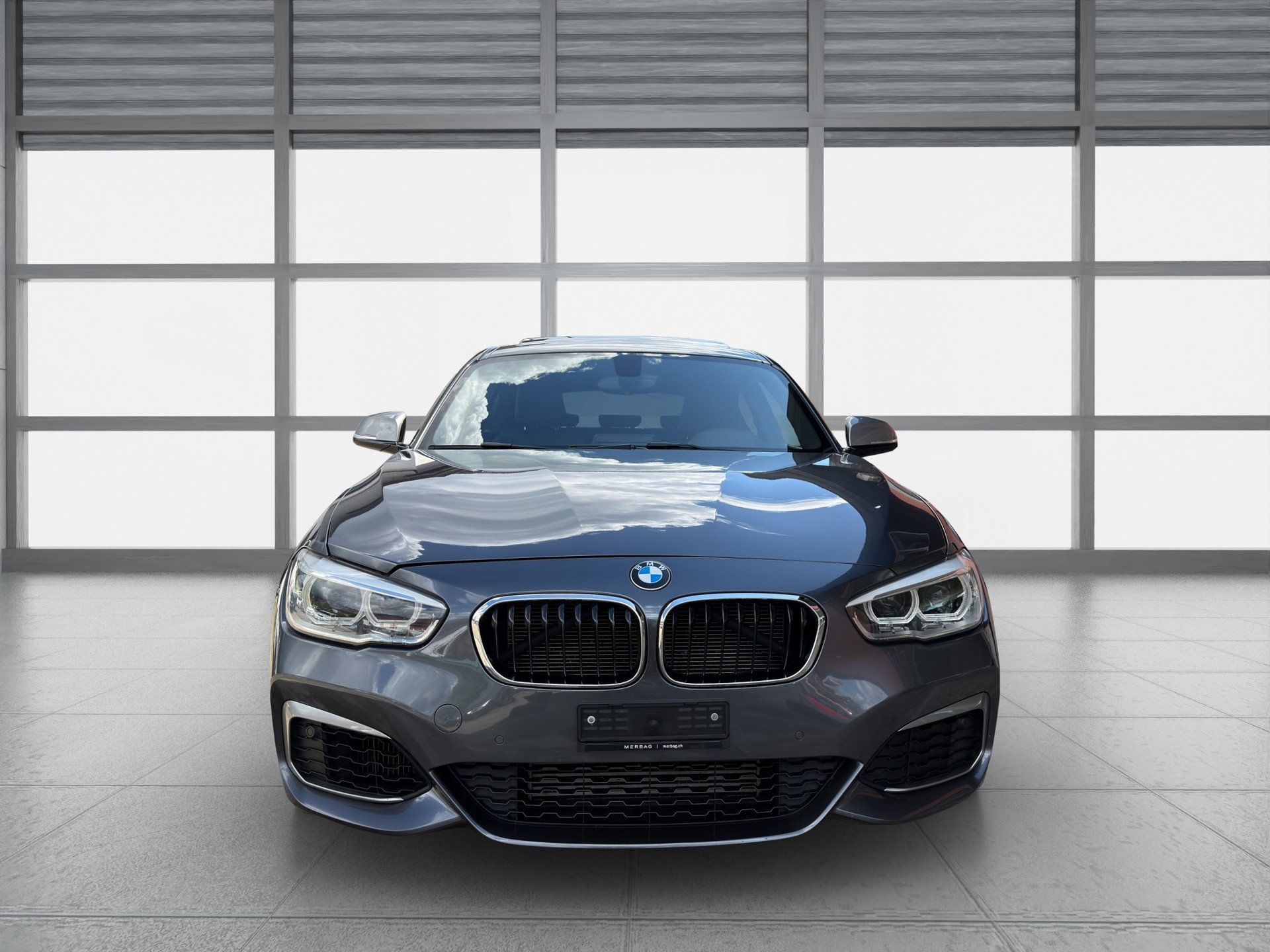 BMW M135i xDrive Steptronic-image-1
