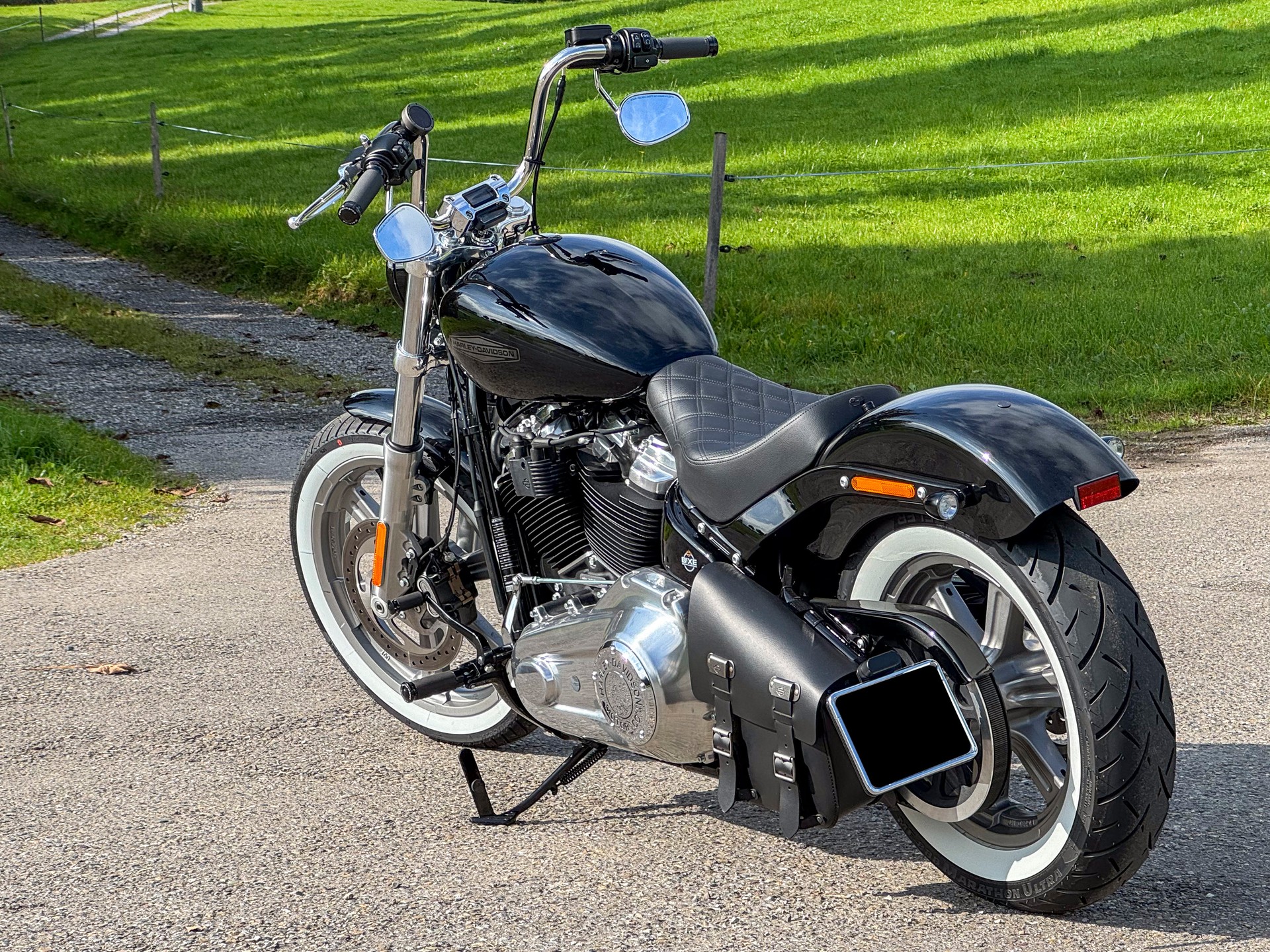 HARLEY-DAVIDSON FXST Softail Standard 107