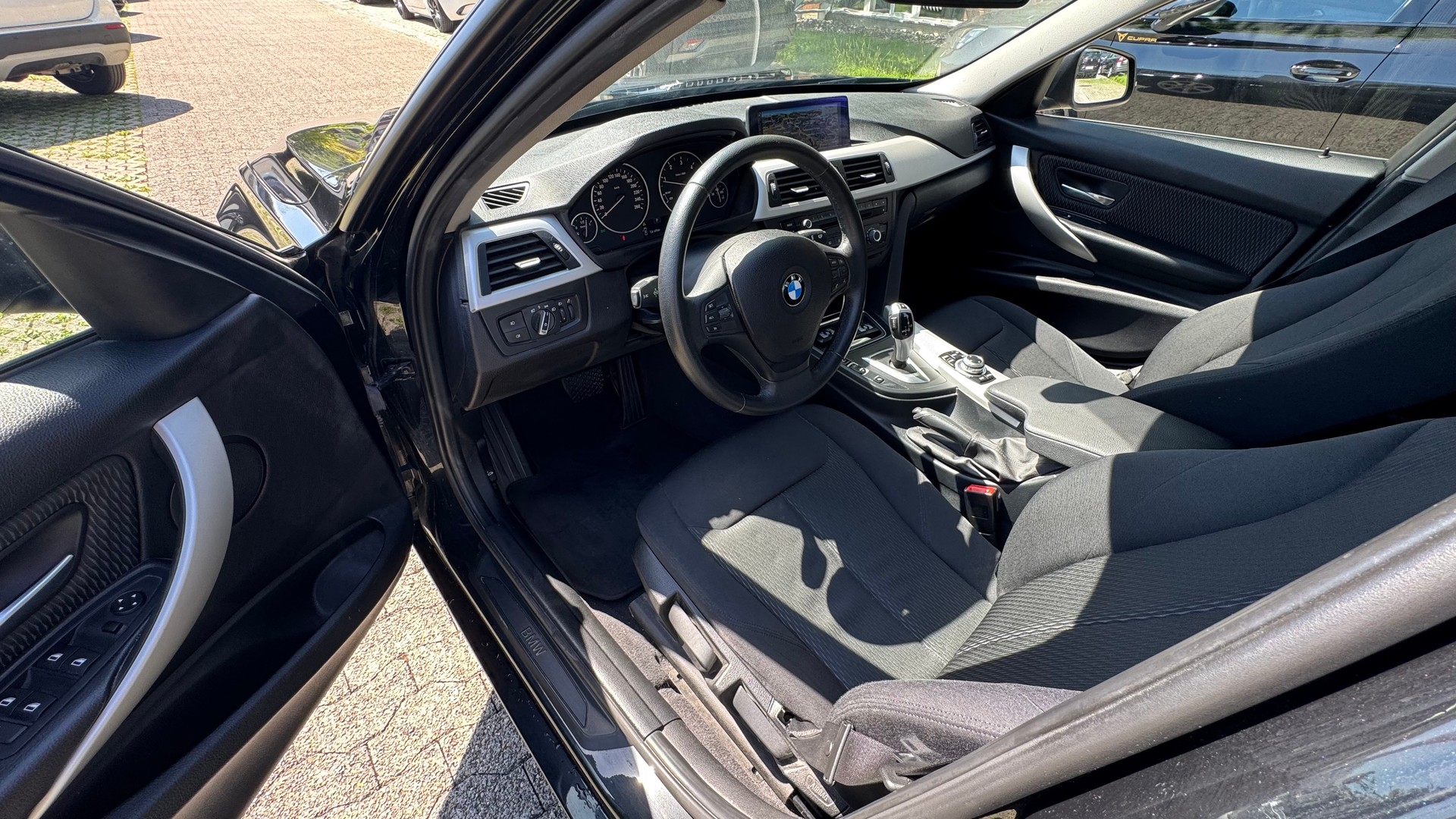 BMW 318d Steptronic-image-5