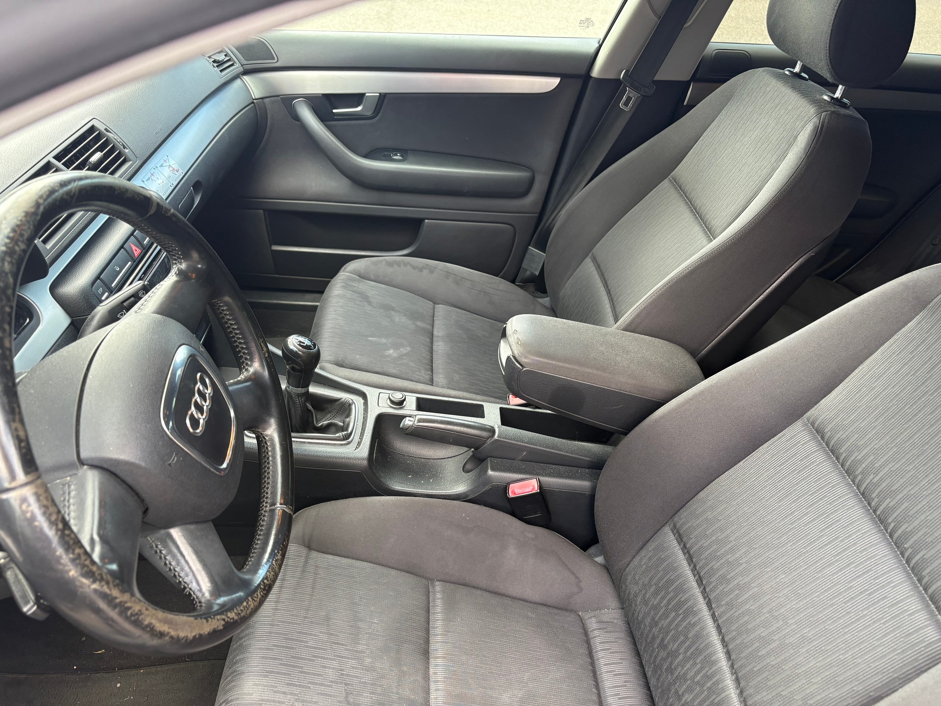 AUDI A4-image-7