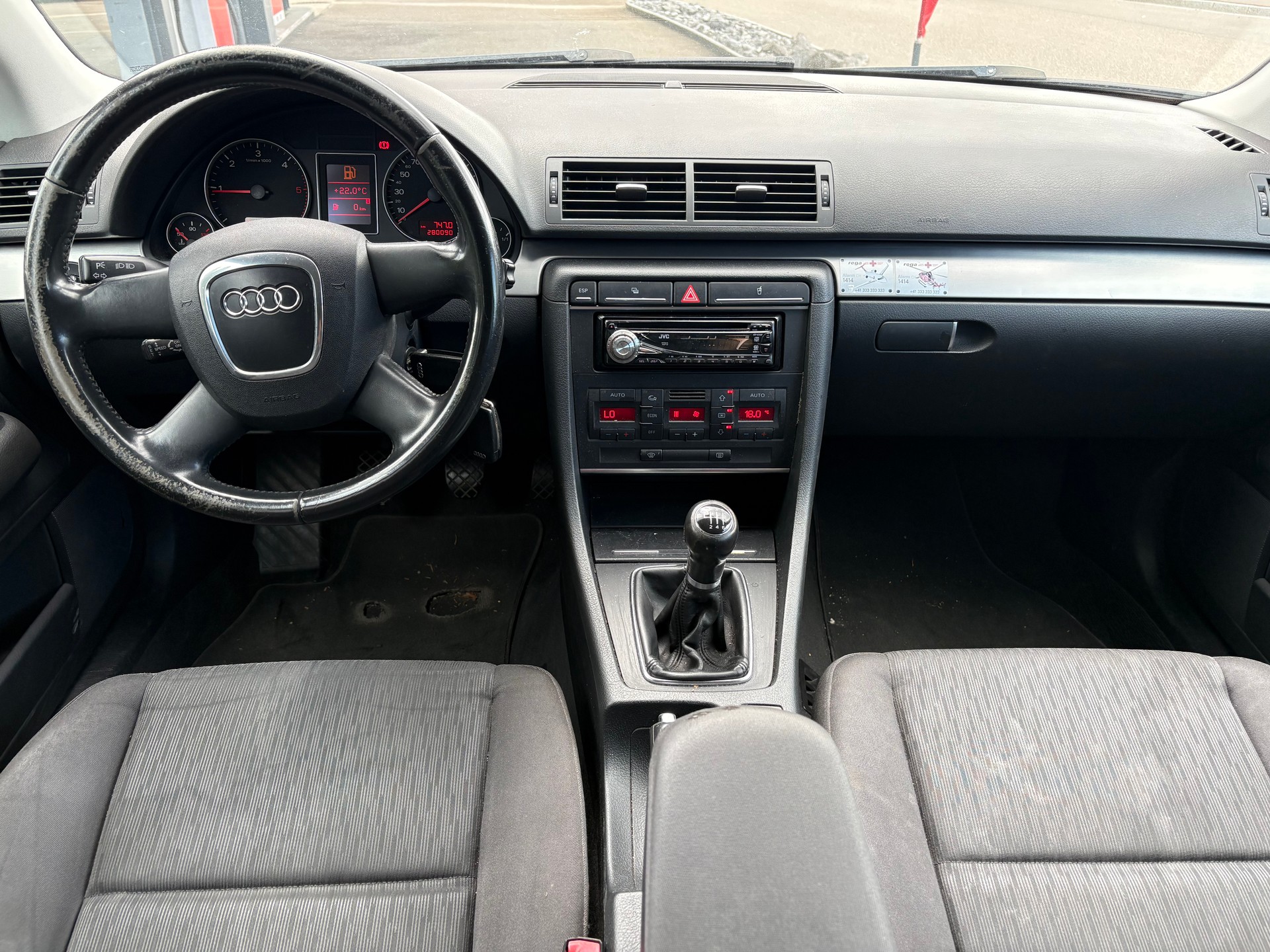 AUDI A4-image-6