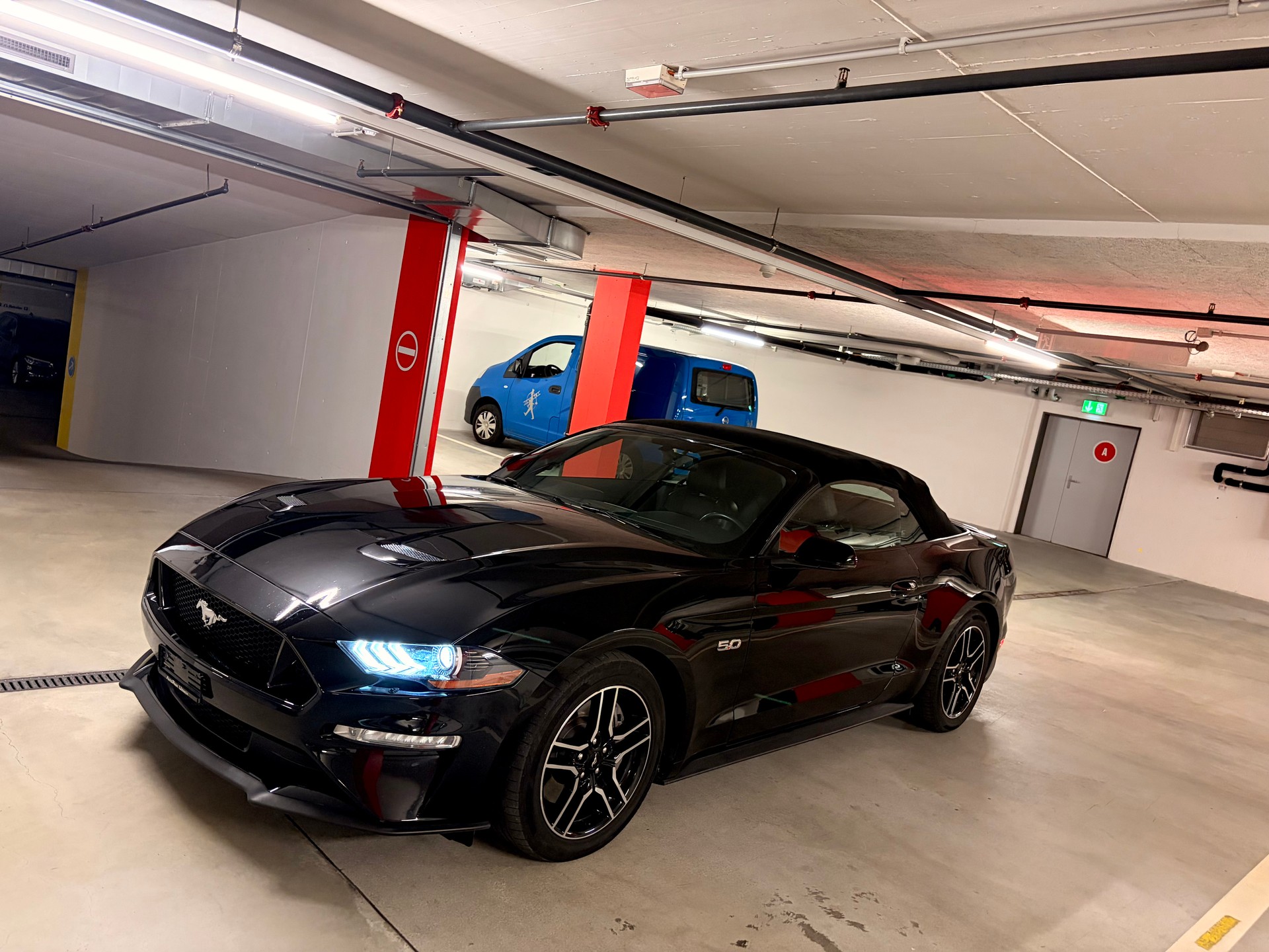 FORD Mustang Convertible 5.0 V8 GT-image-0